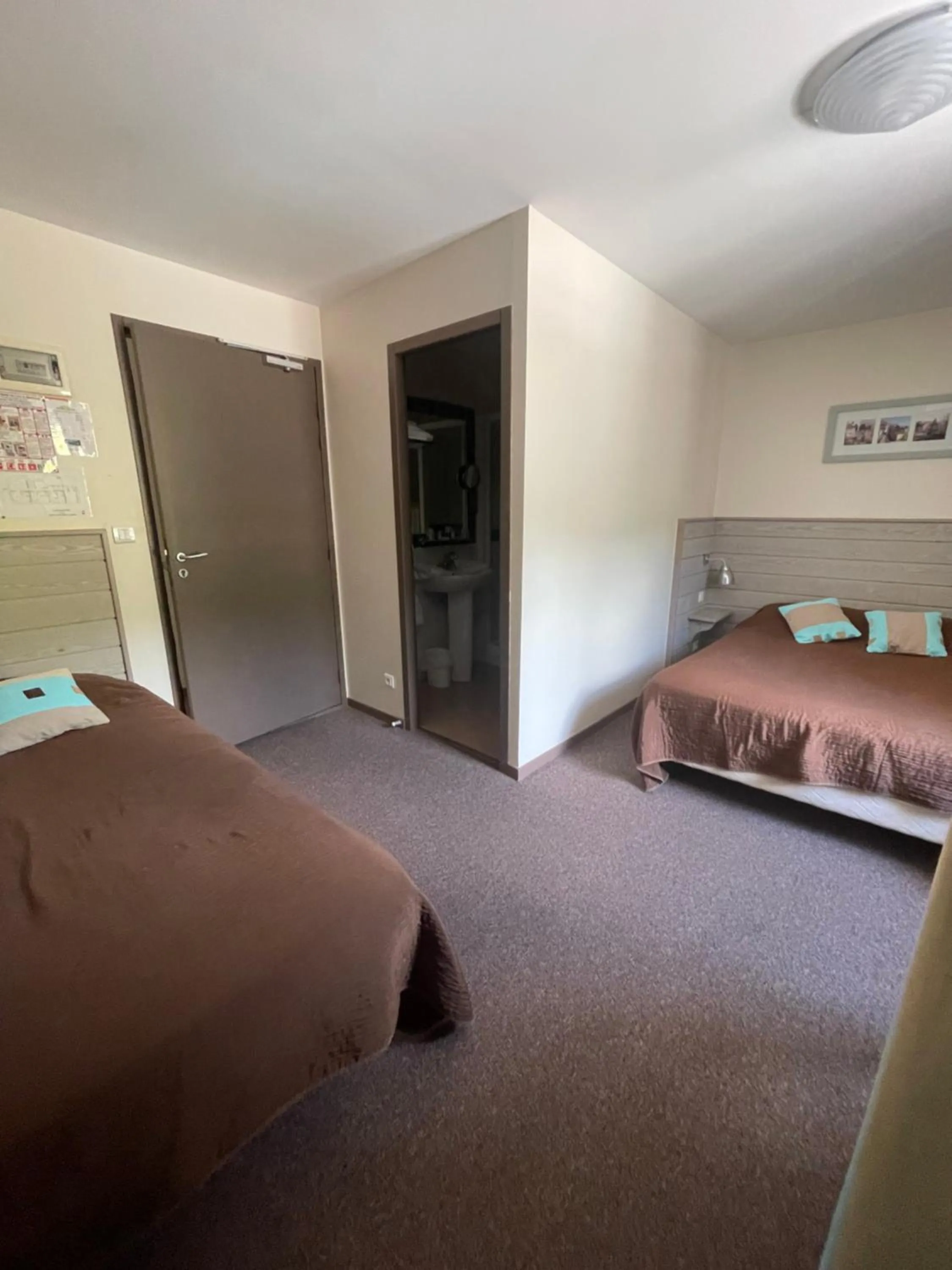 Bed in Hôtel Restaurant Les Falaises