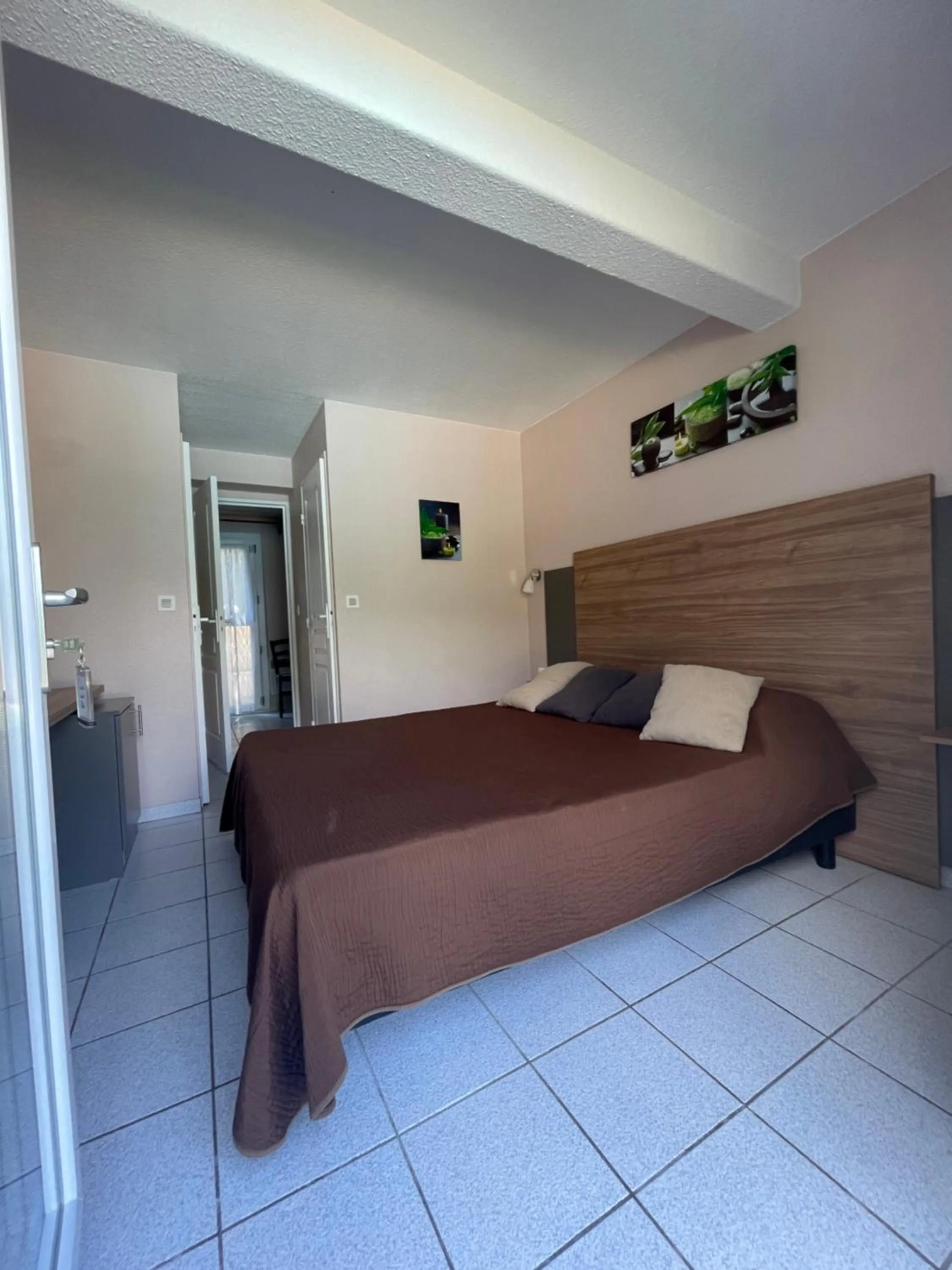 Bed in Hôtel Restaurant Les Falaises