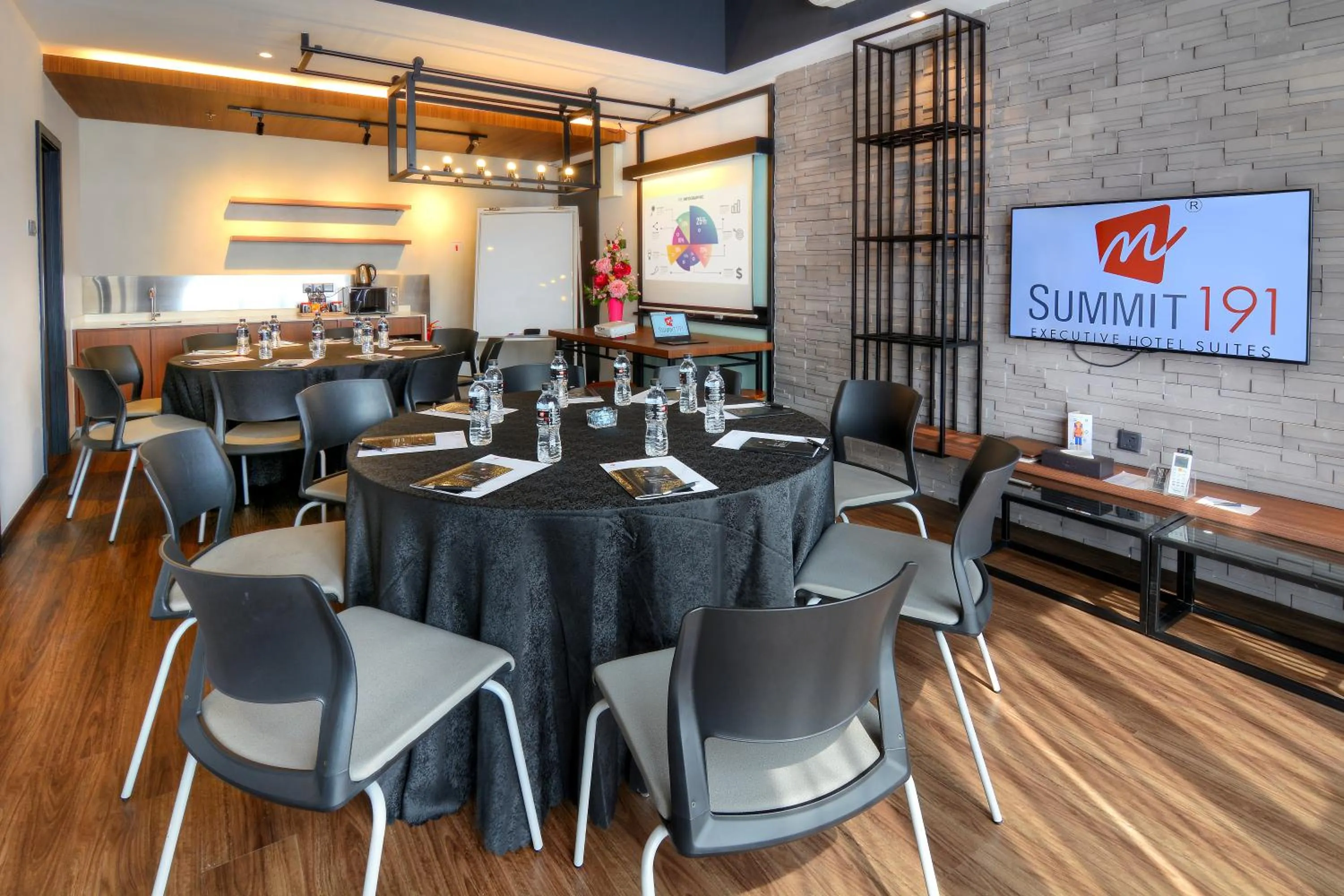 TV and multimedia in The Granite Luxury Hotel Penang