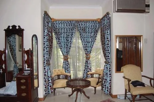 Falcon Crest Suites