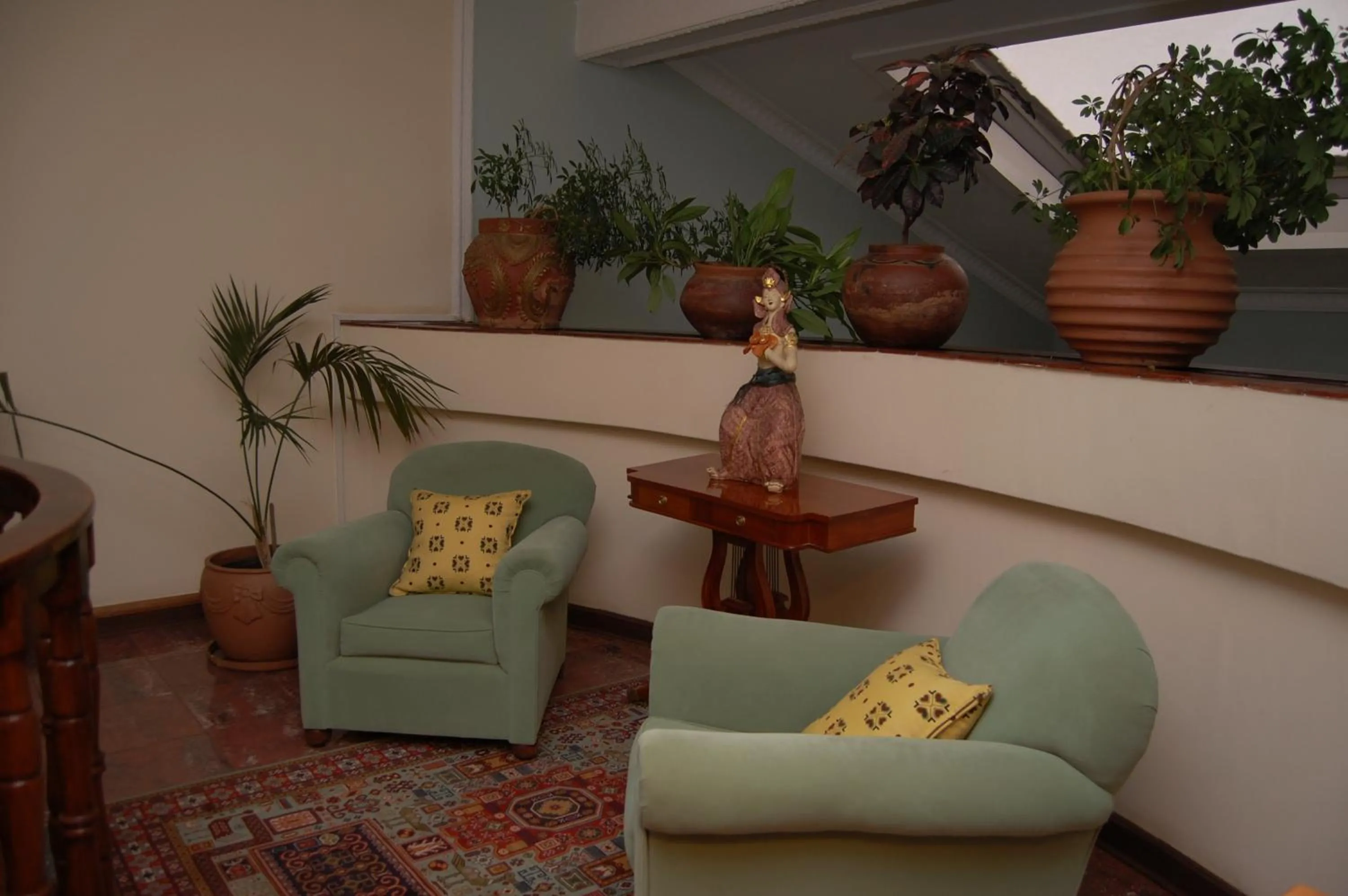 Falcon Crest Suites