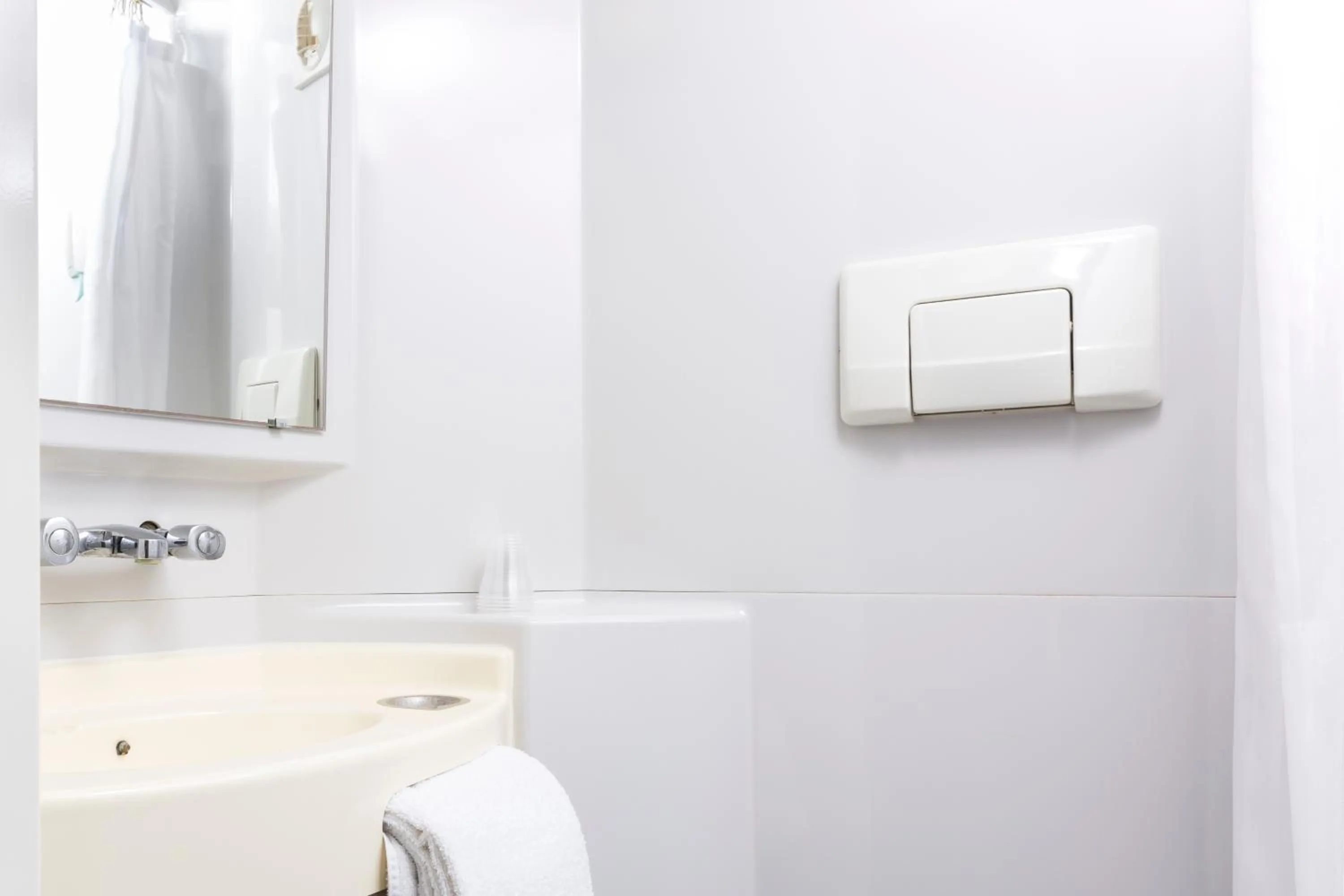 Shower in Initial by Balladins Béthune