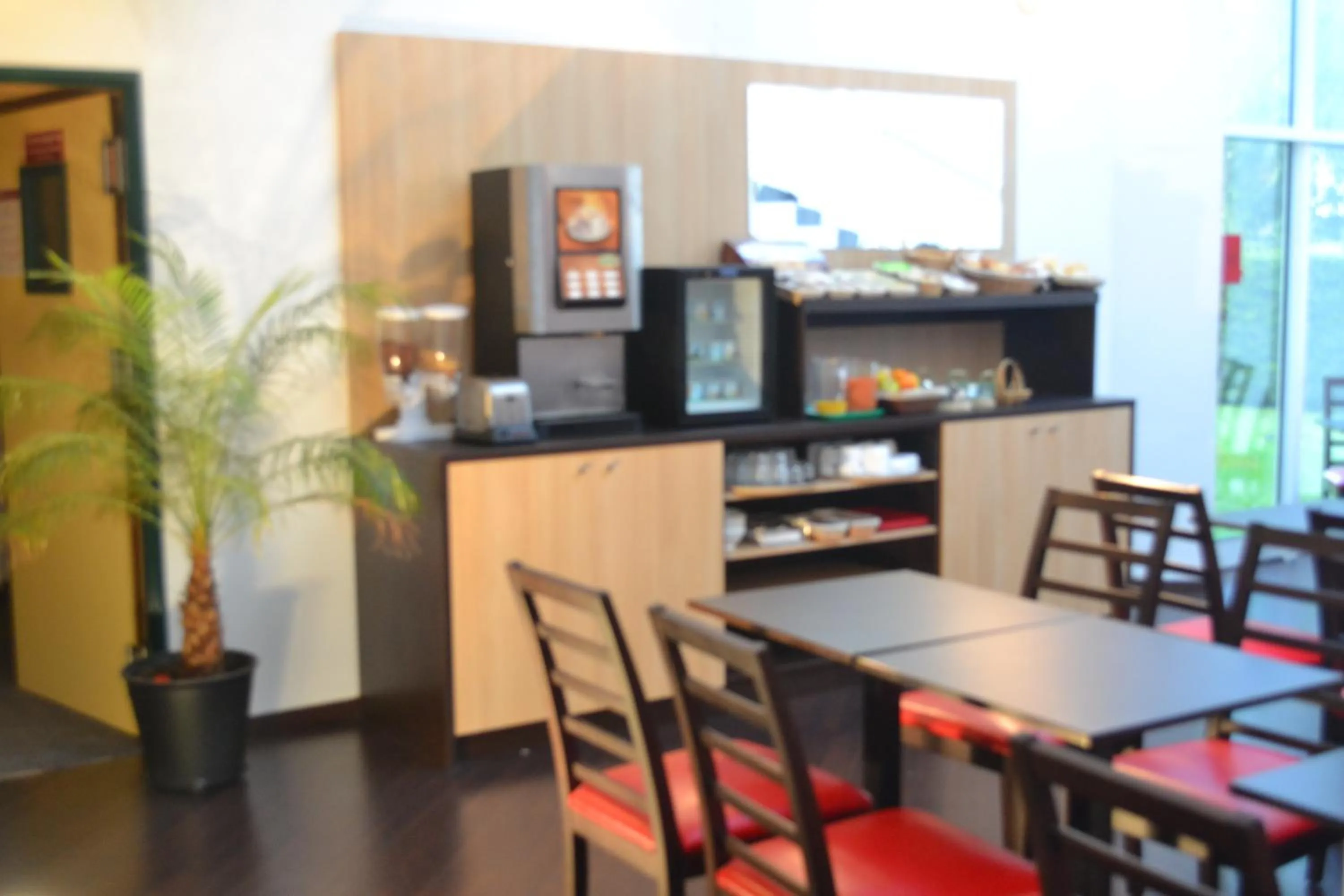 Restaurant/places to eat in Initial by Balladins Béthune