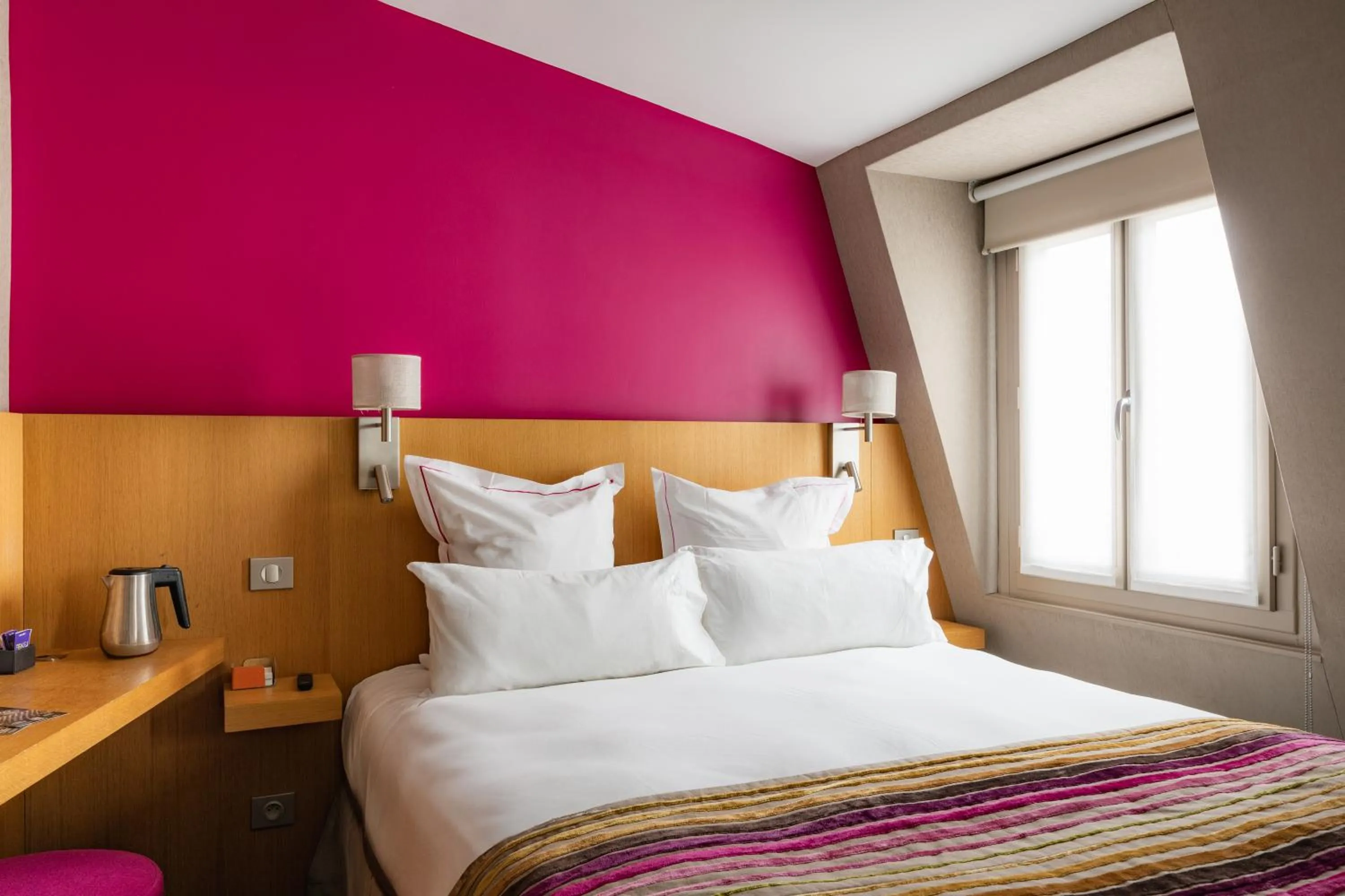 Bed in Hôtel Cordelia Opéra-Madeleine