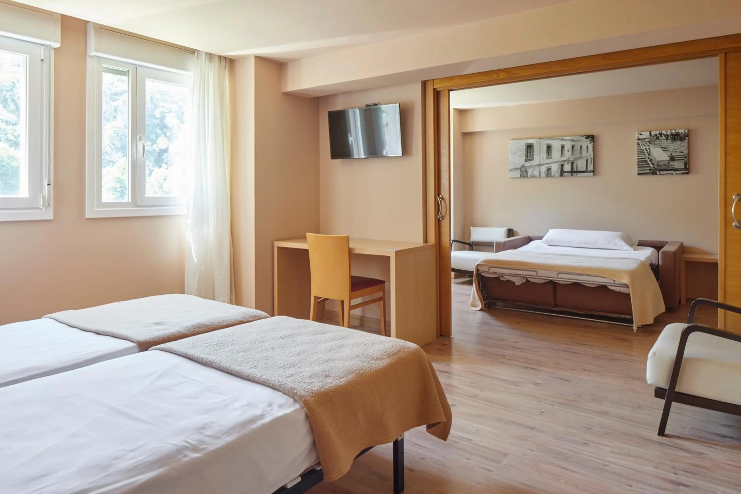 Bed in Iraipe Santuario de Arantzazu Hotel