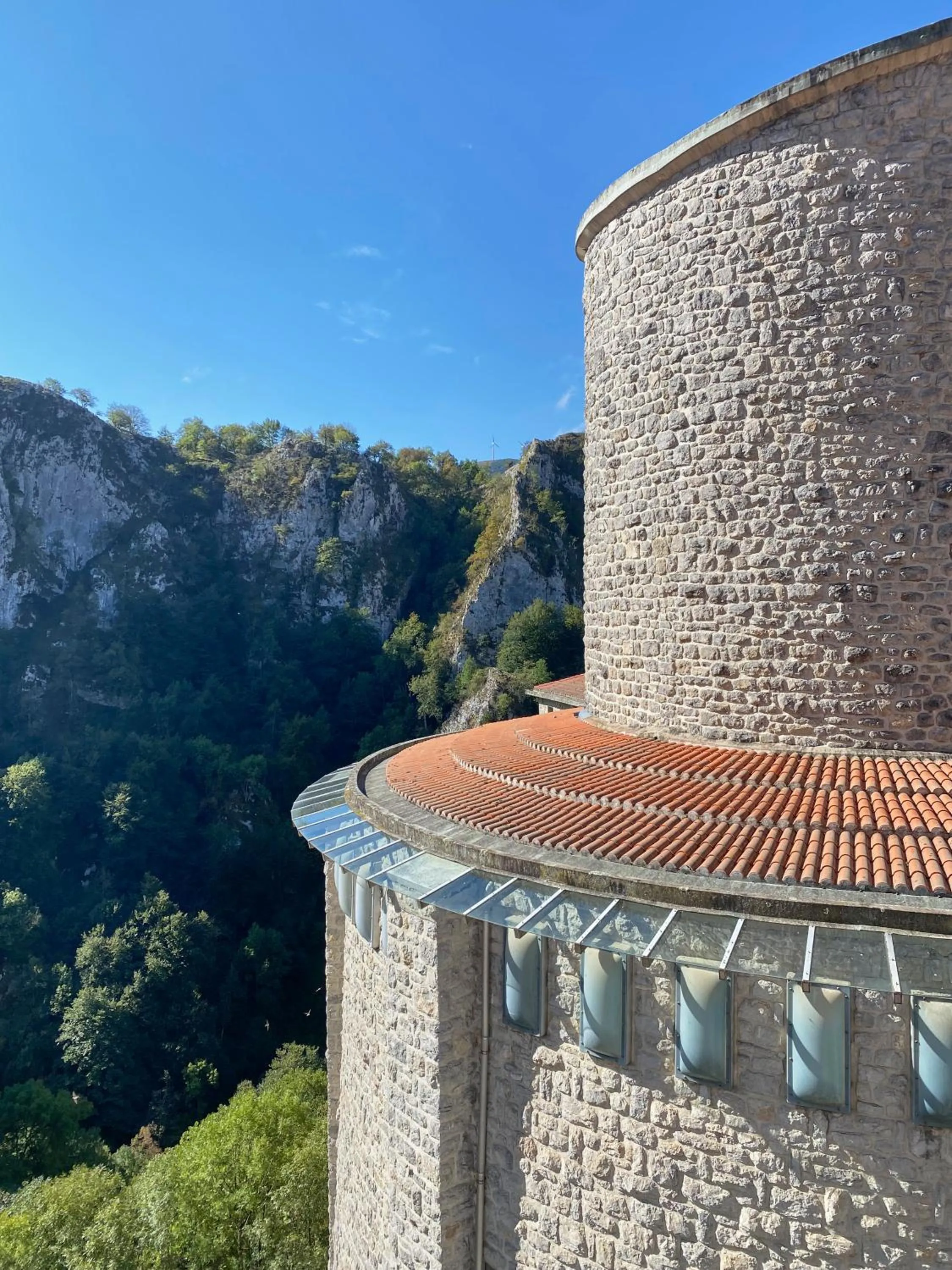 Mountain view in Iraipe Santuario de Arantzazu Hotel