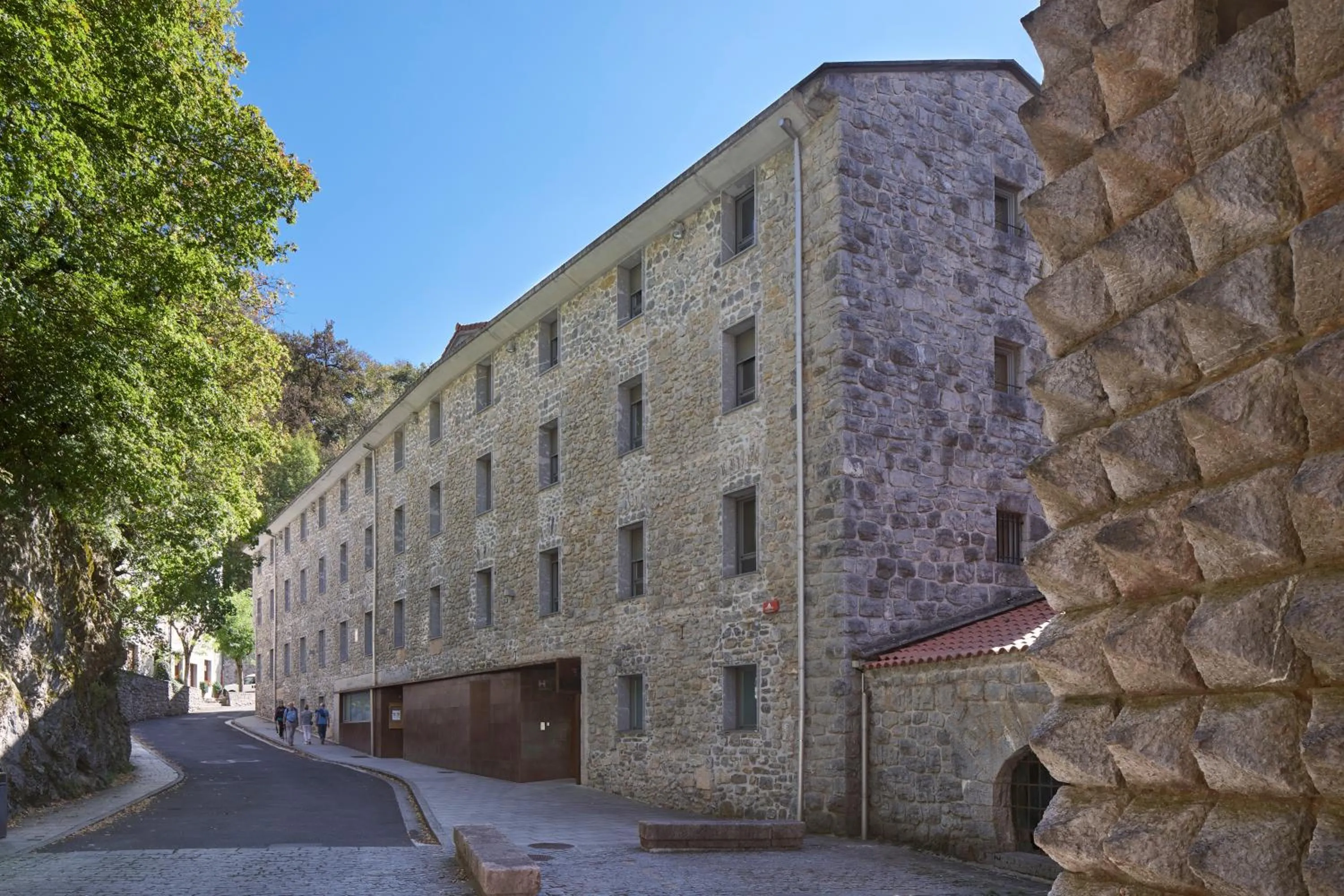 Facade/entrance in Iraipe Santuario de Arantzazu Hotel
