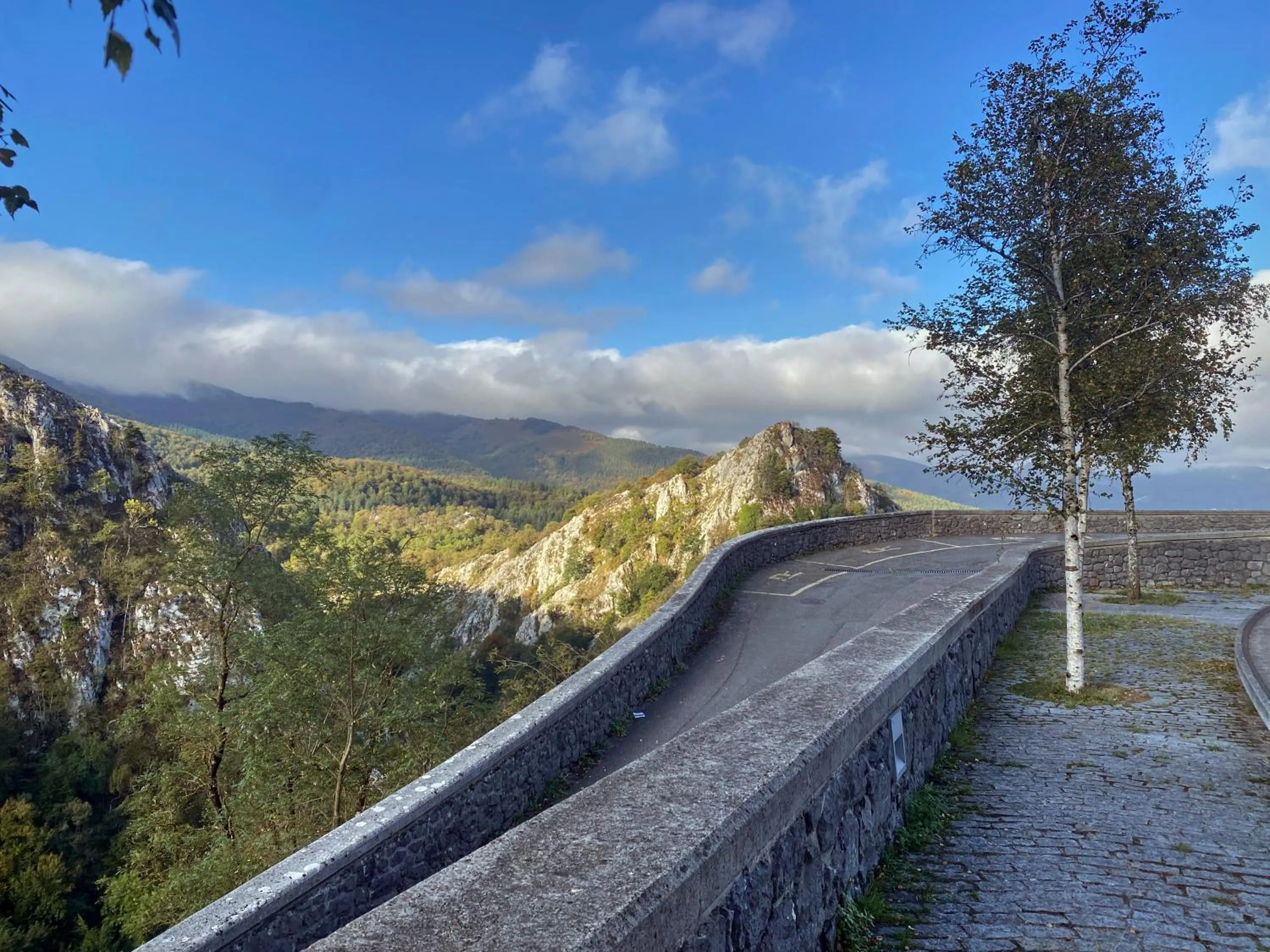 Hiking in Iraipe Santuario de Arantzazu Hotel