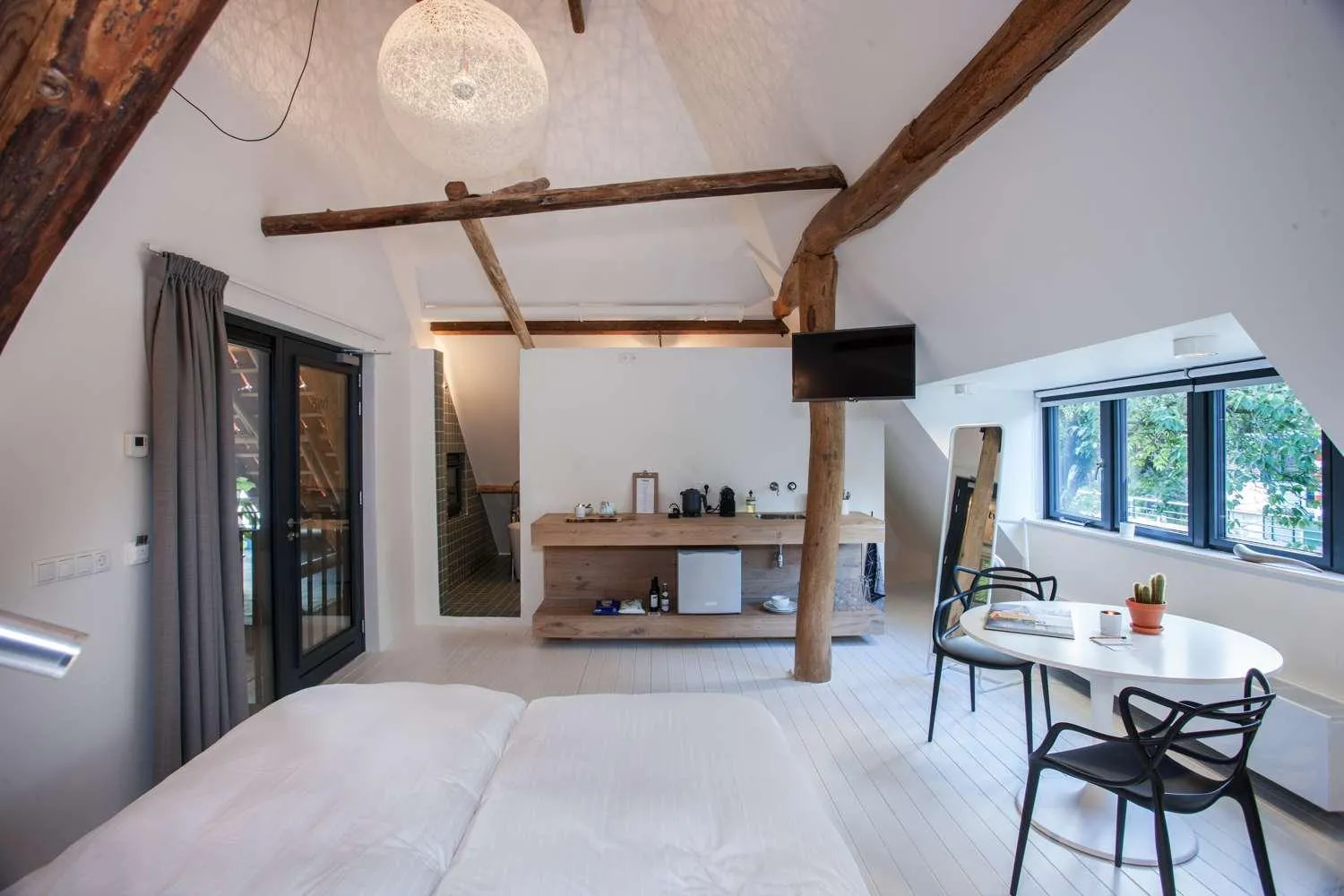 River view, Bed in Uitgerust voor Zaken