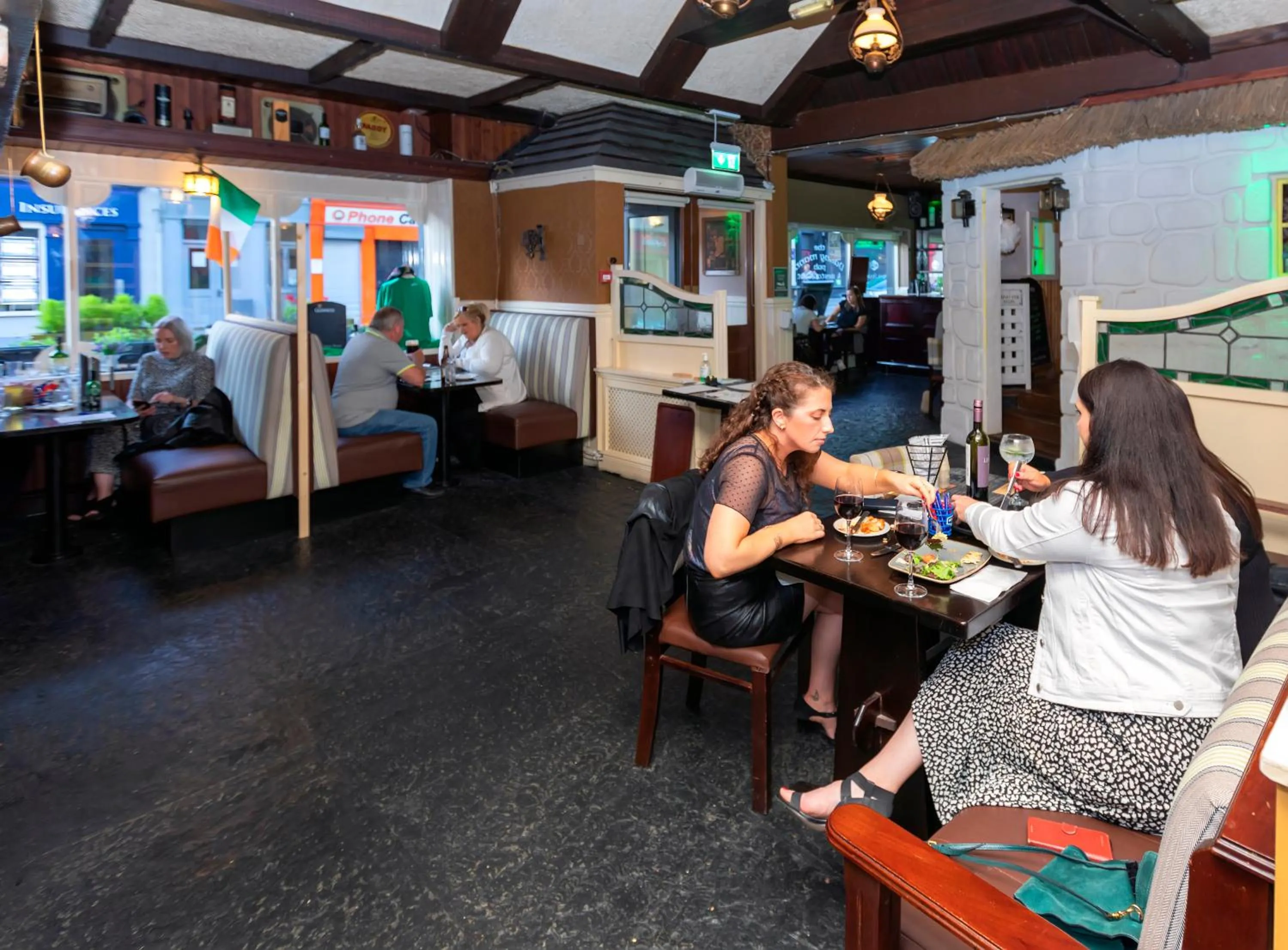 Restaurant/places to eat in Eviston House Hotel