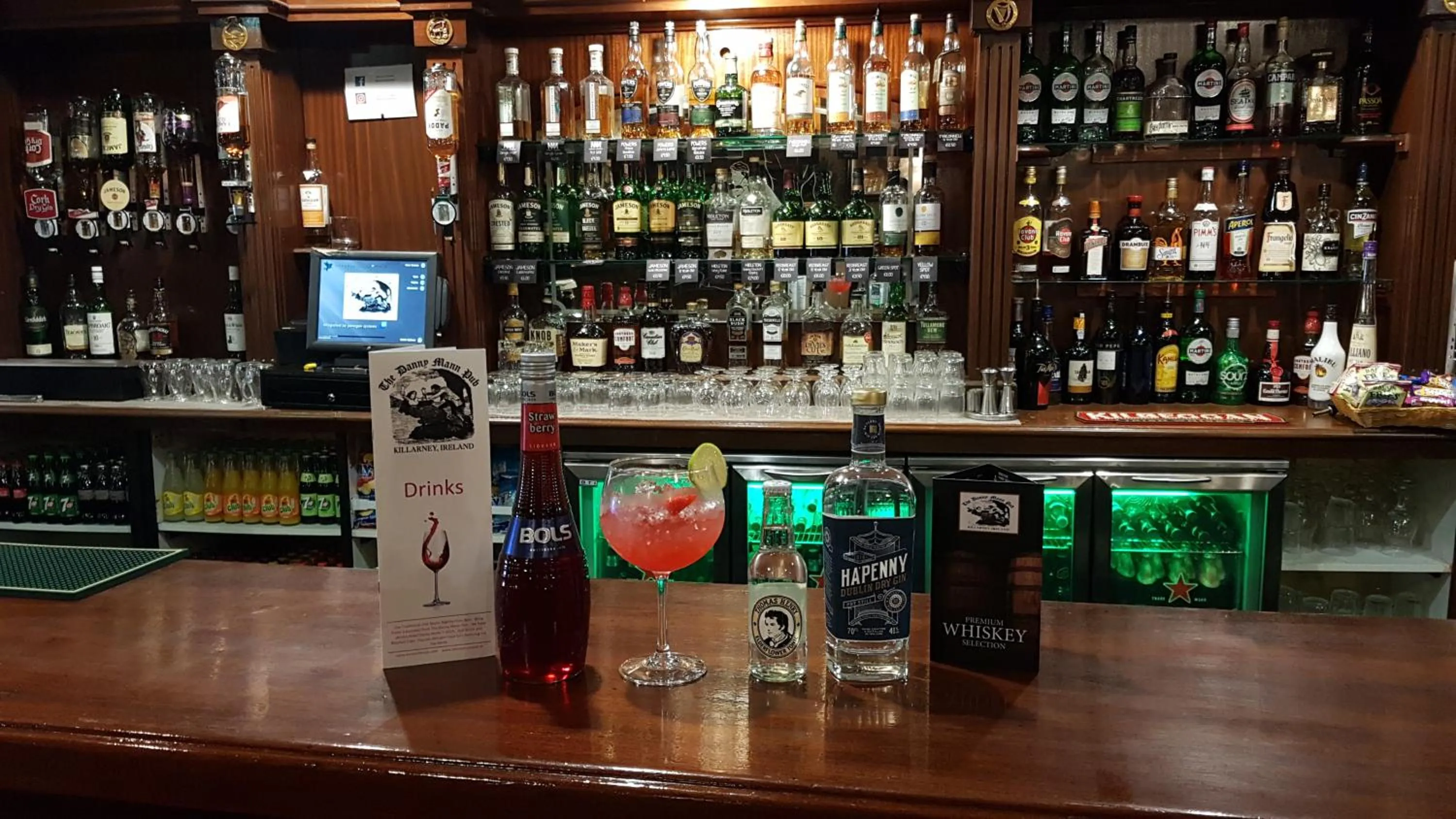 Lounge or bar in Eviston House Hotel