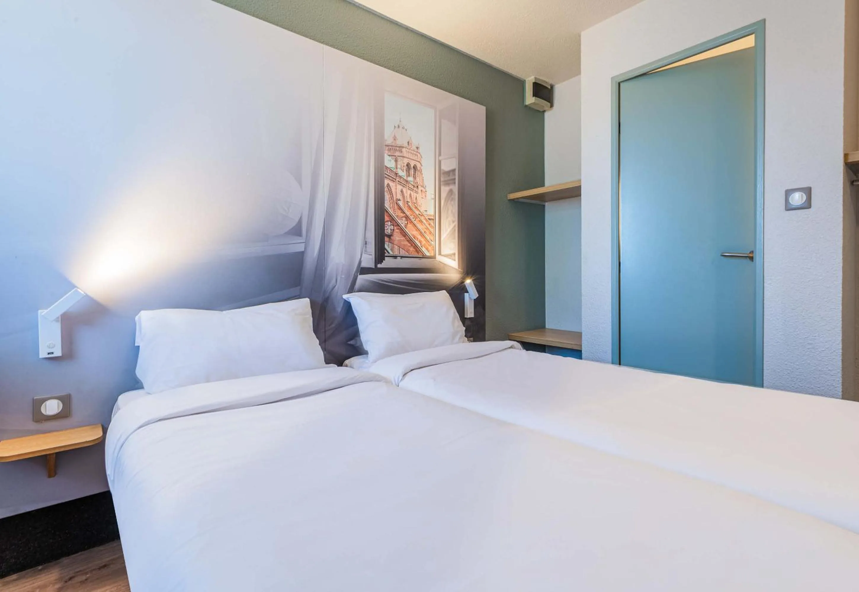 Bedroom, Bed in B&B HOTEL Strasbourg Sud Geispolsheim