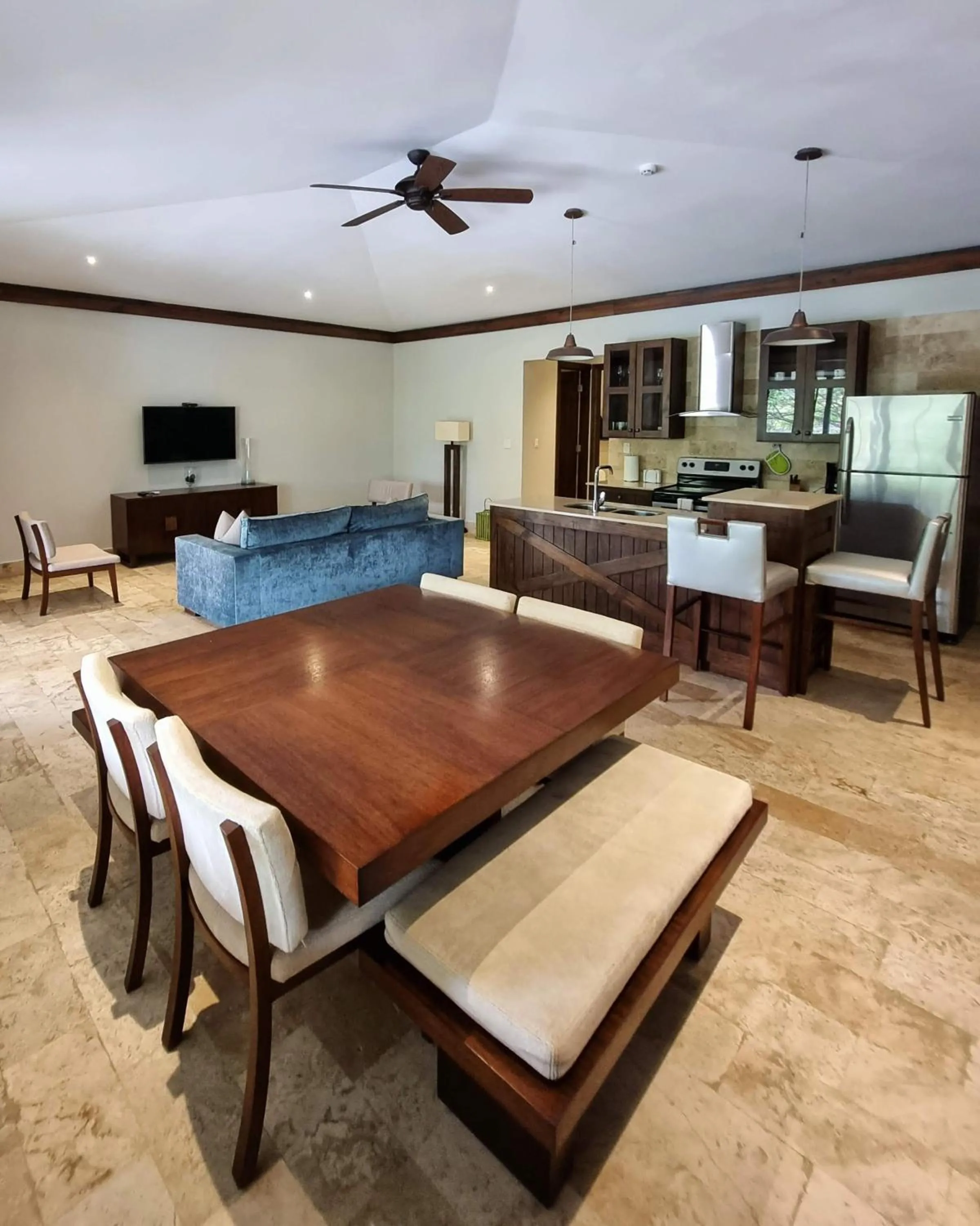 Kitchen or kitchenette in Paseo Suites El Valle, Luxury Apartments