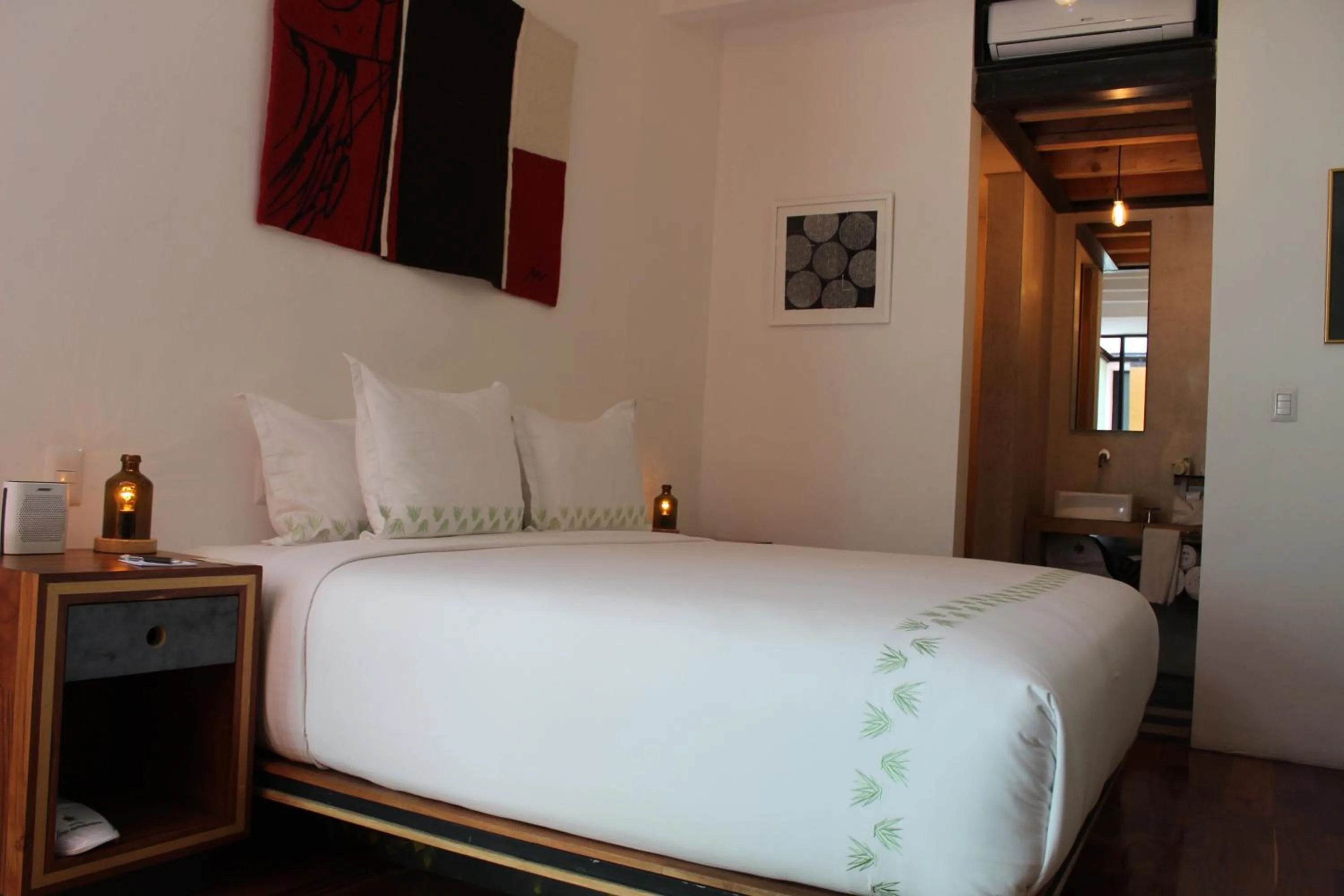 Decorative detail, Bed in Hotel Los Amantes