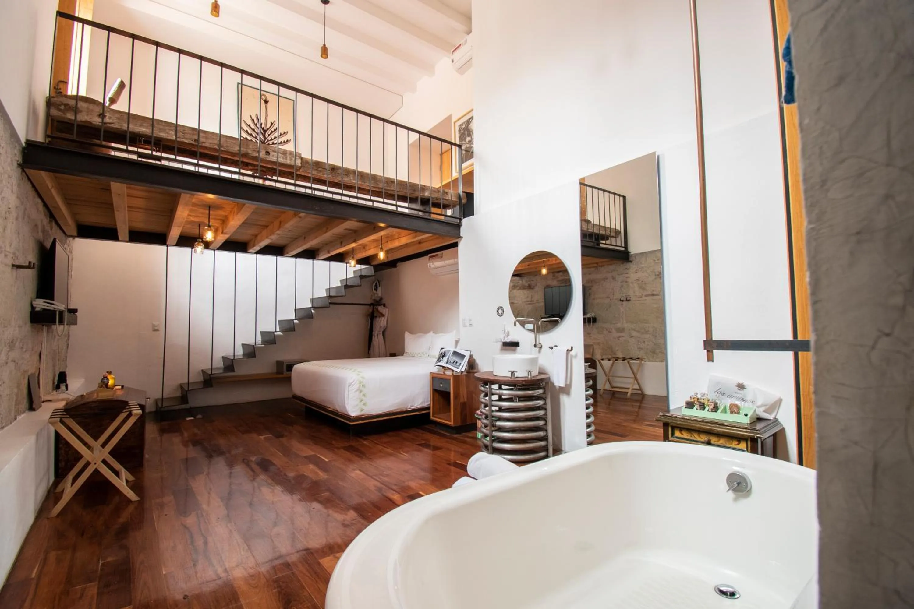 Photo of the whole room in Hotel Los Amantes