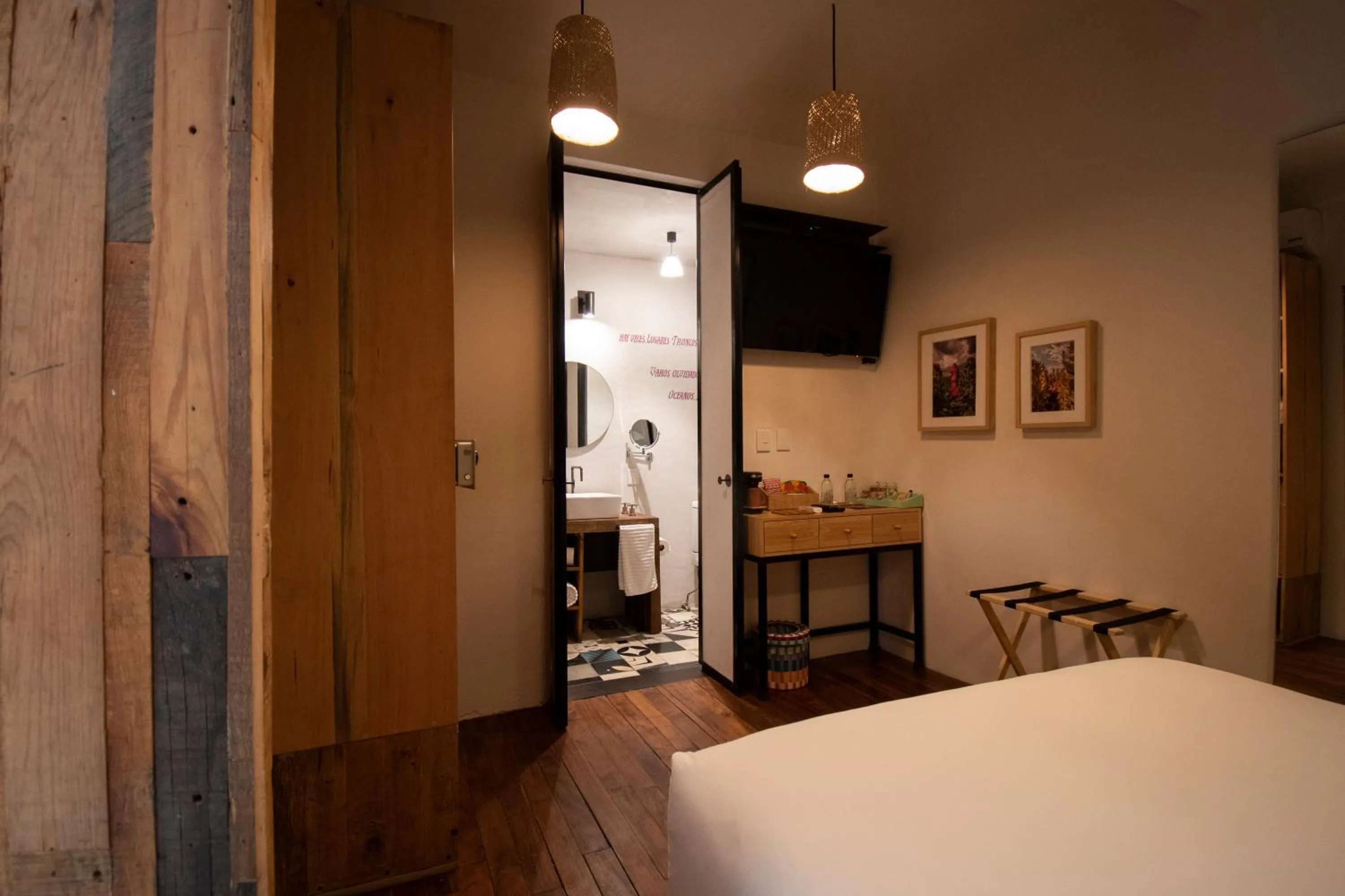 Photo of the whole room, Bed in Hotel Los Amantes