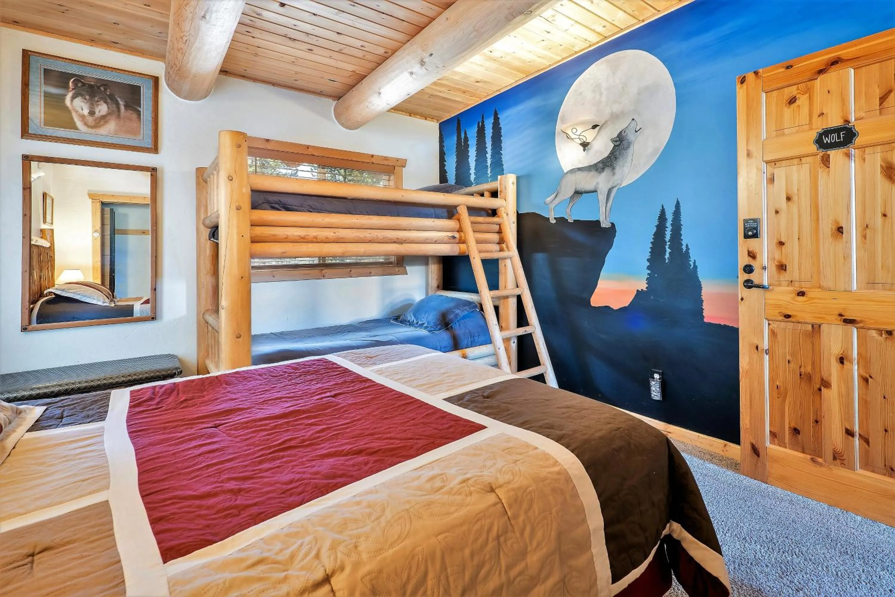 Bed in The Hideaway Lodge