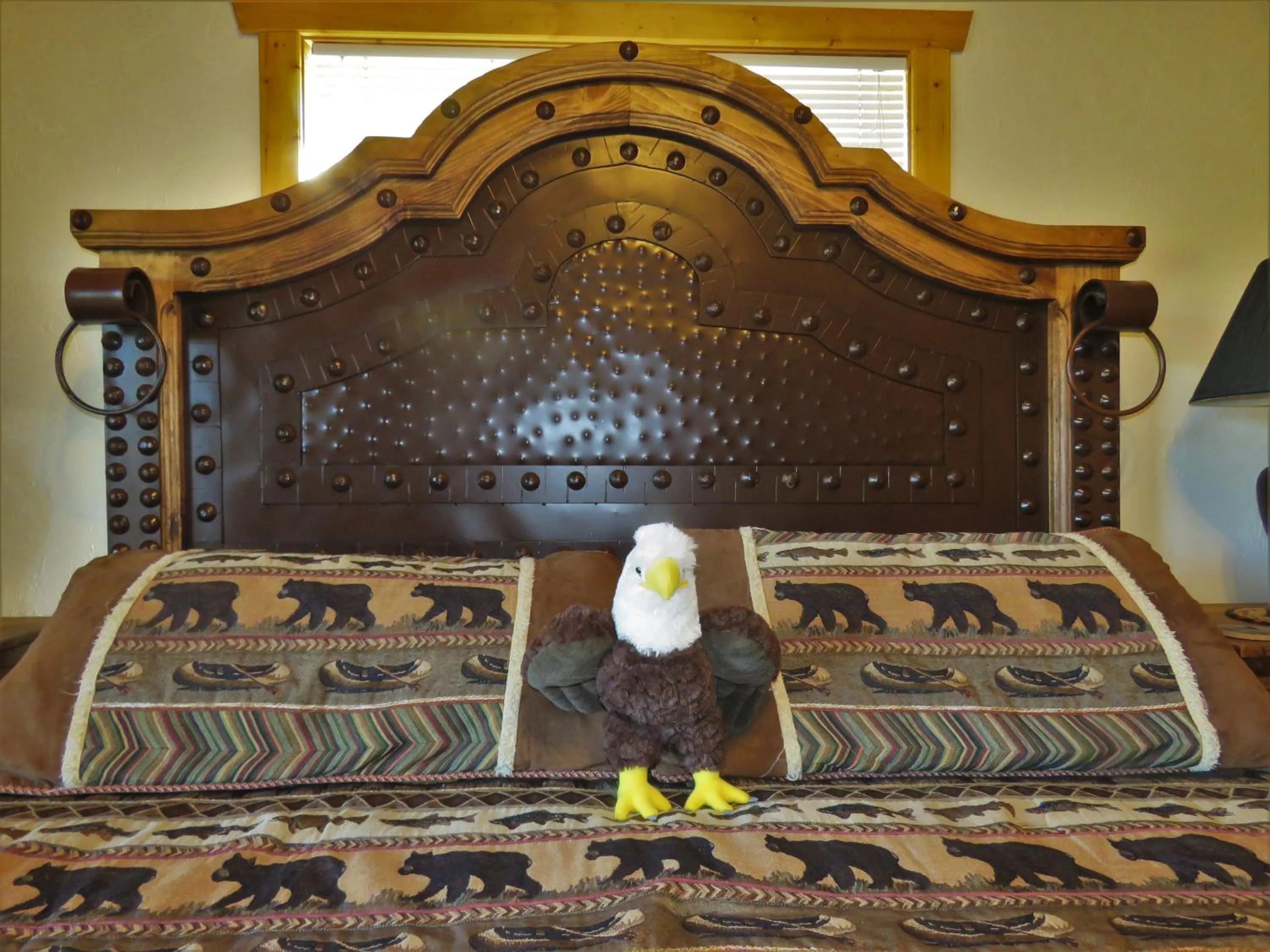 Bed in The Hideaway Lodge