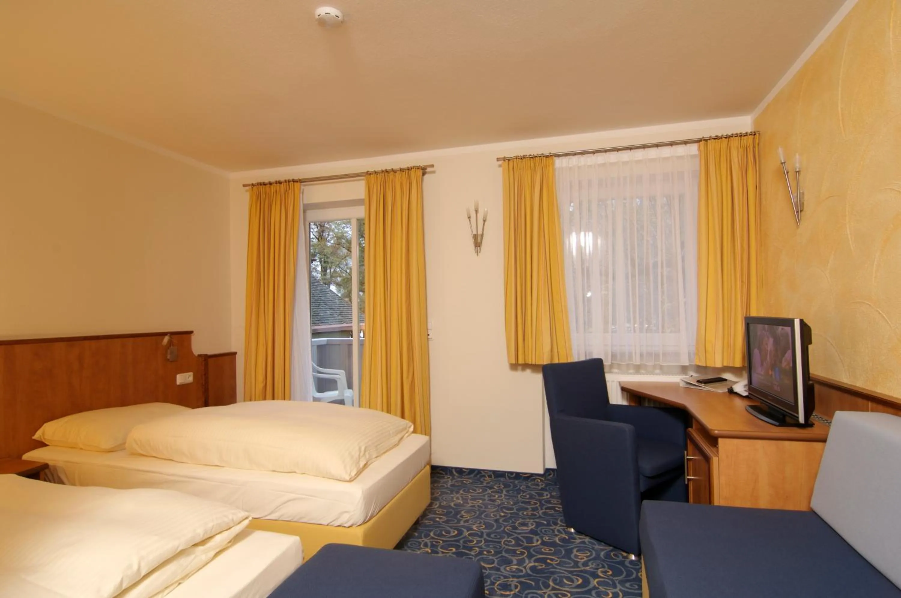 Photo of the whole room, Bed in Hotel Gasthof Seefelder Hof