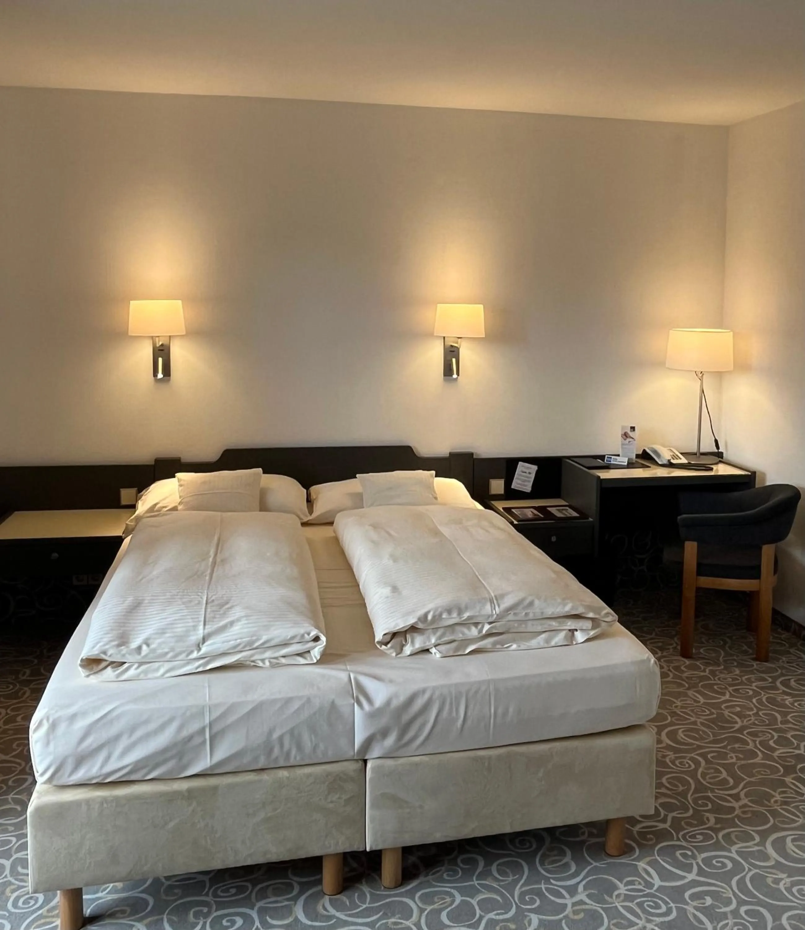 Bedroom, Bed in Hotel Gasthof Seefelder Hof