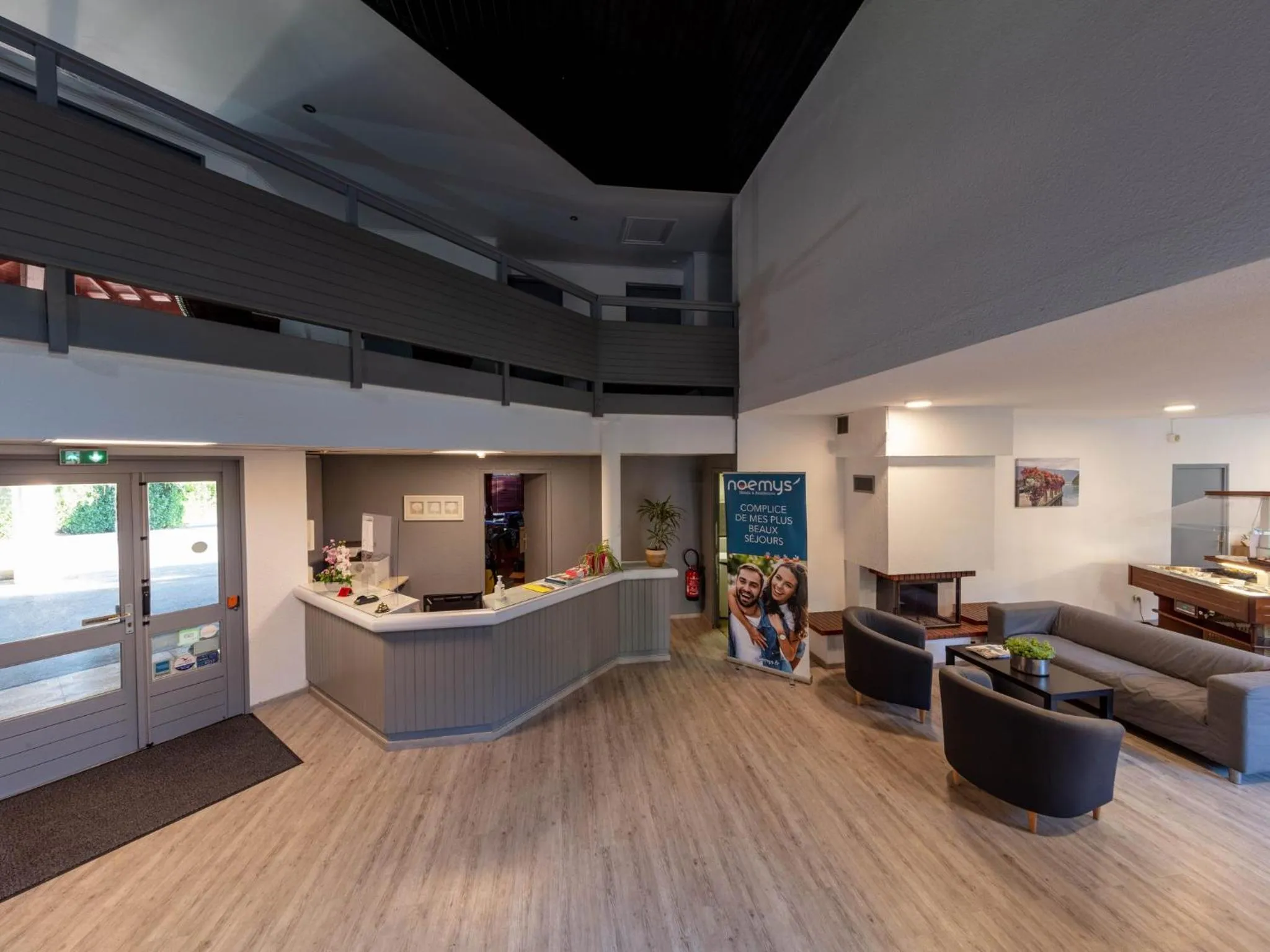 Lobby or reception in Noemys Viviers-du-lac