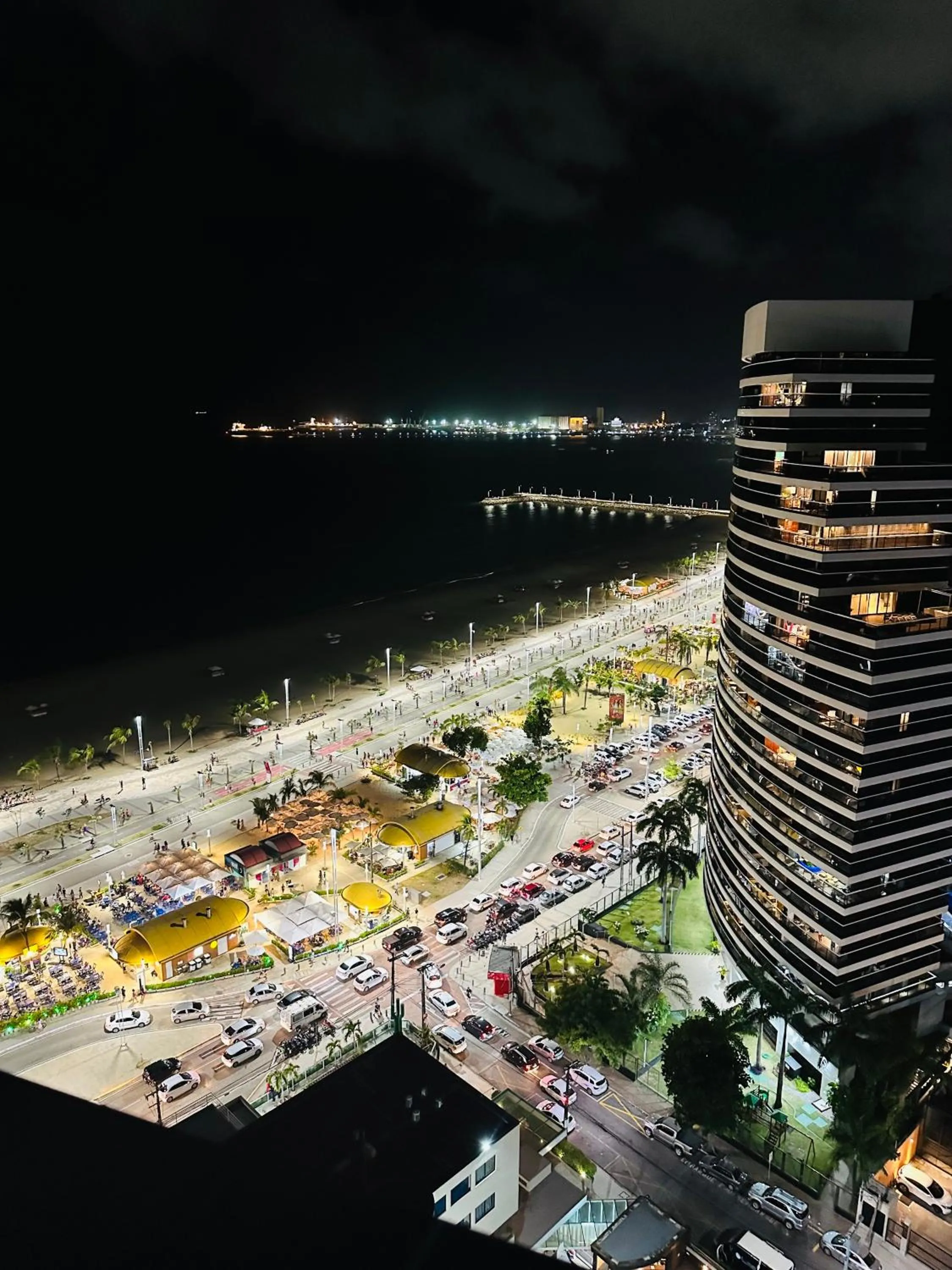 Night in Atlântico Flat Residence