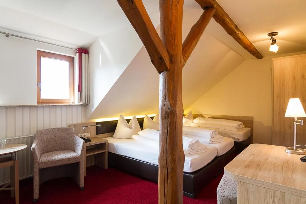 Photo of the whole room, Bed in Landhotel Zur Grünen Kutte