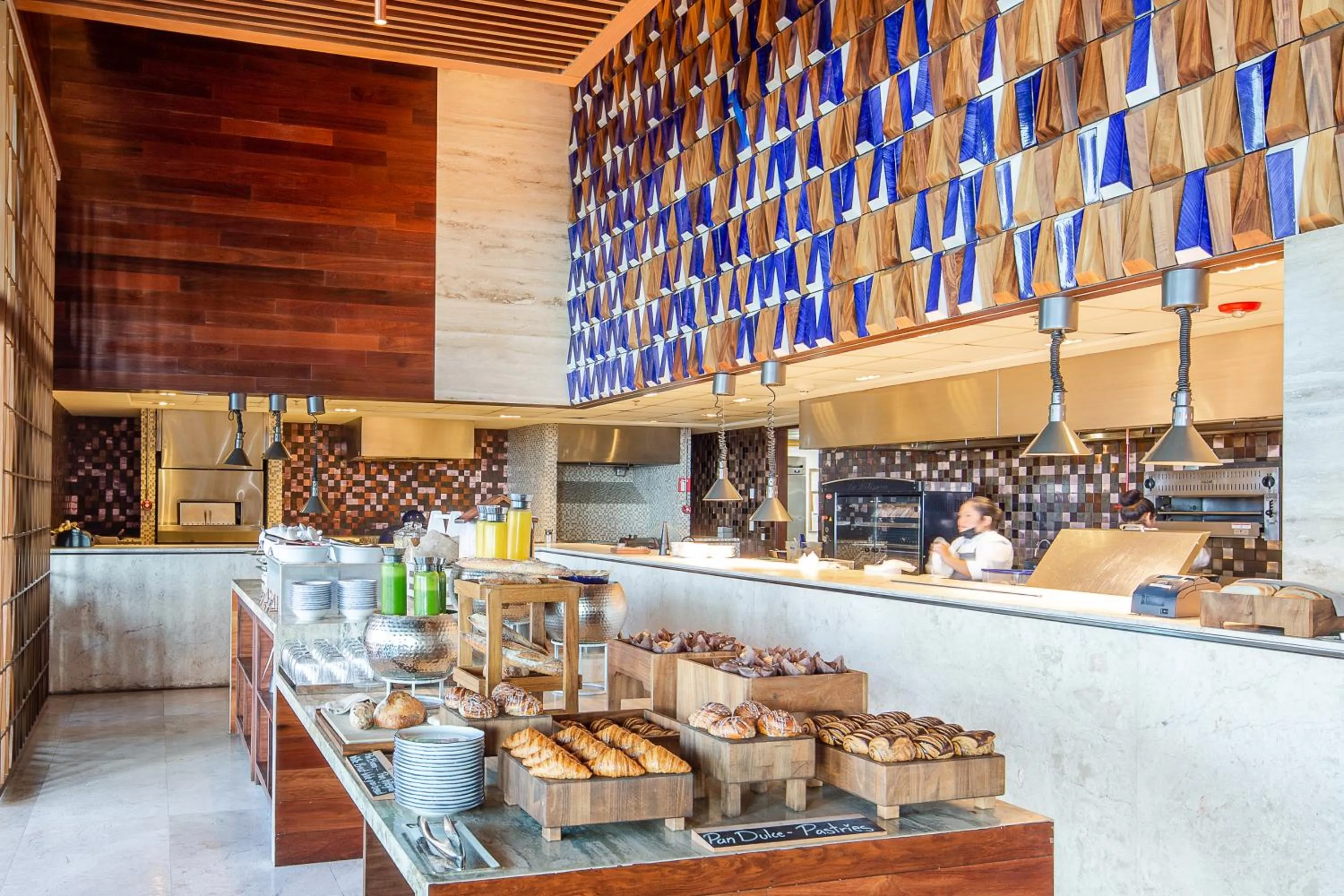 Restaurant/places to eat in The Club at Solaz Luxury Villas