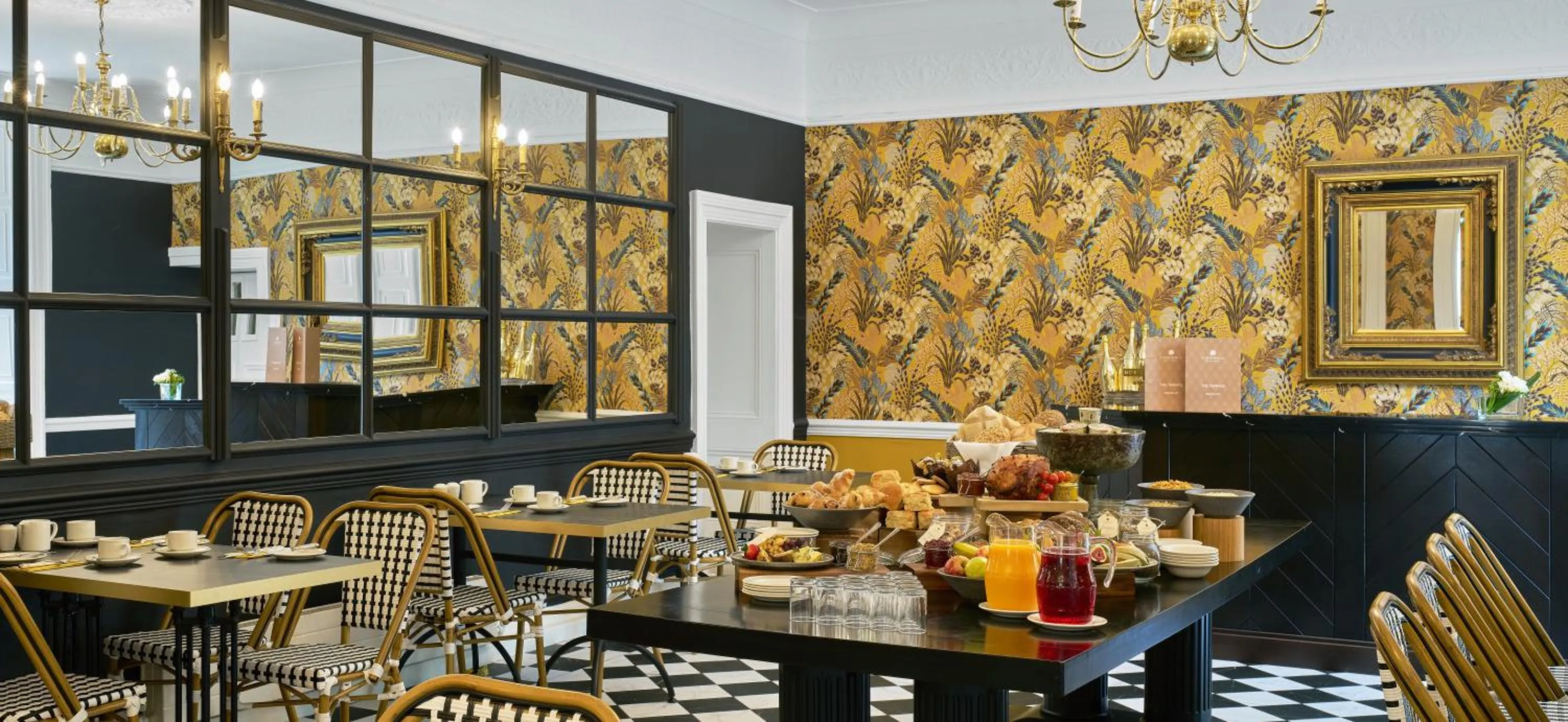 Restaurant/places to eat in Summerhill House Hotel