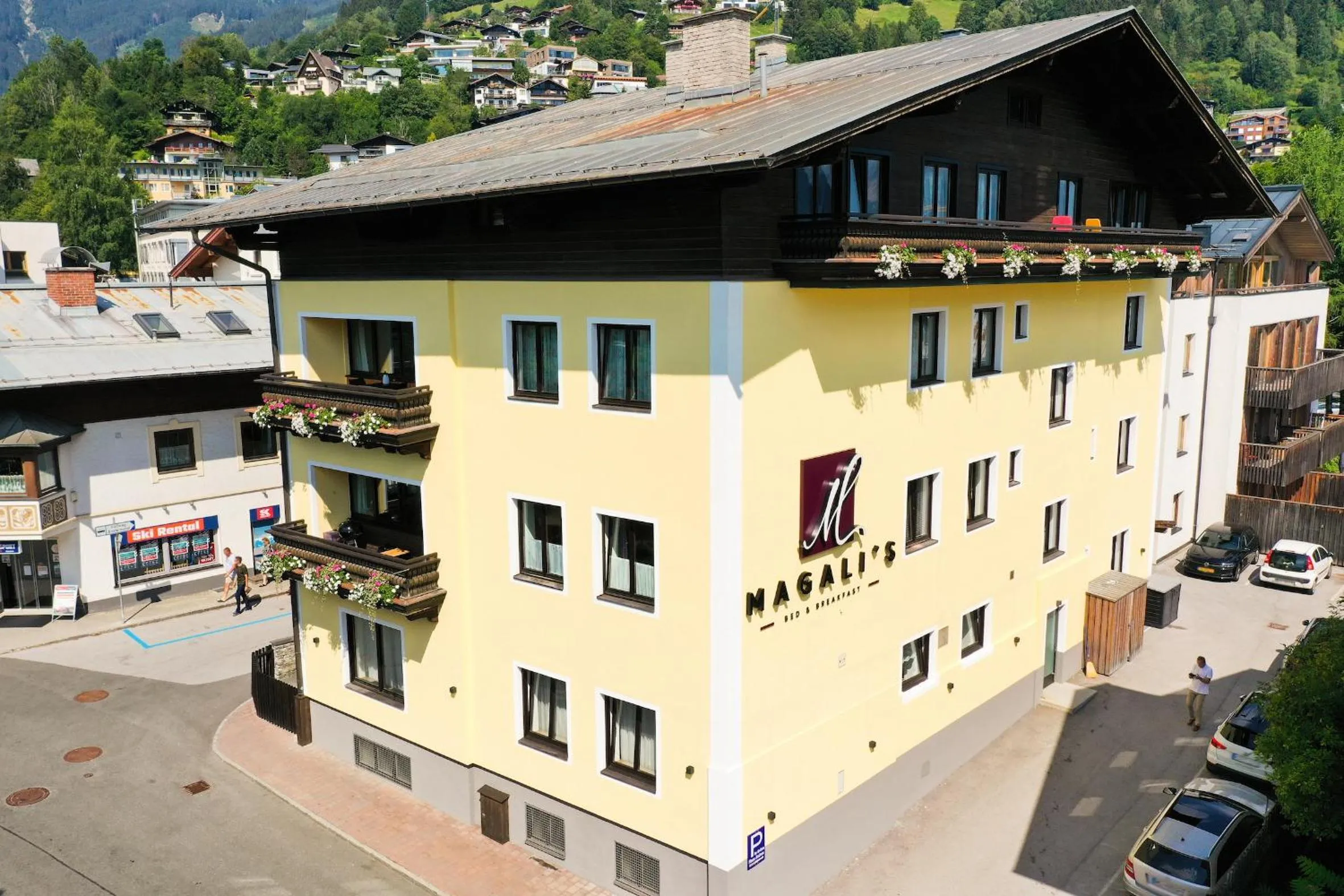 Property building in Magali's, Bed & Breakfast - inclusive Summer Card