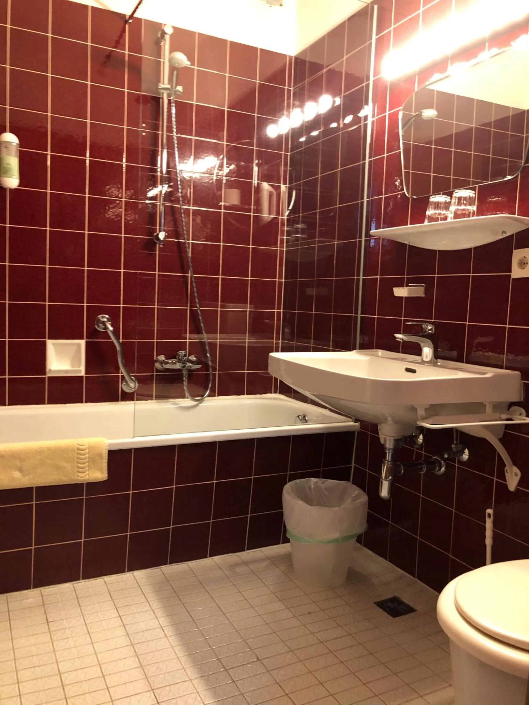Bathroom in Magali's, Bed & Breakfast - inclusive Summer Card
