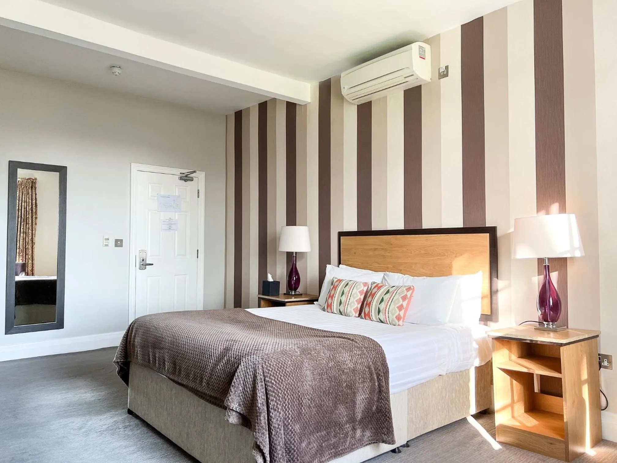 Bed in The Riverside House Hotel