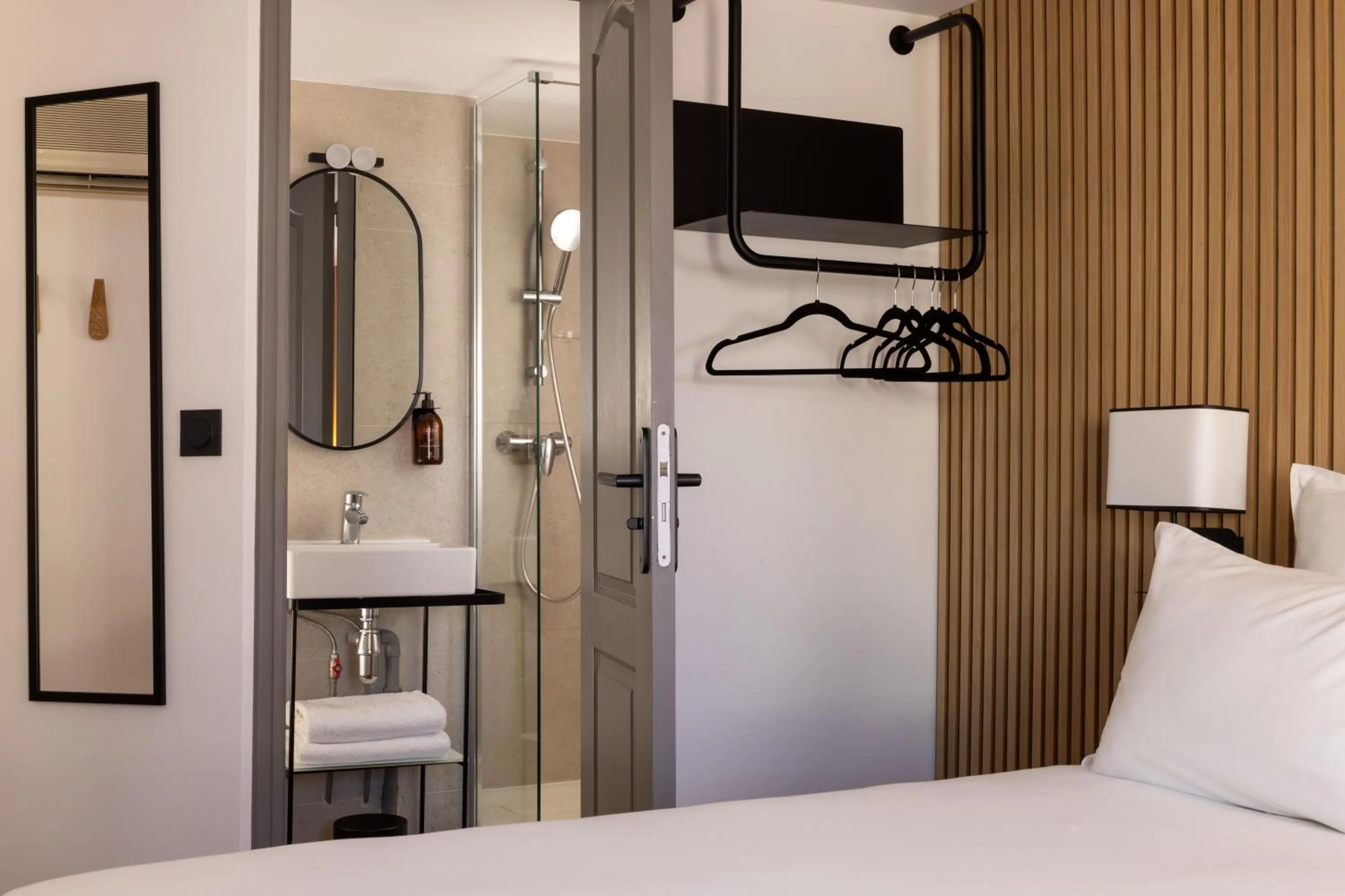 Bathroom, Bed in Korner Opera