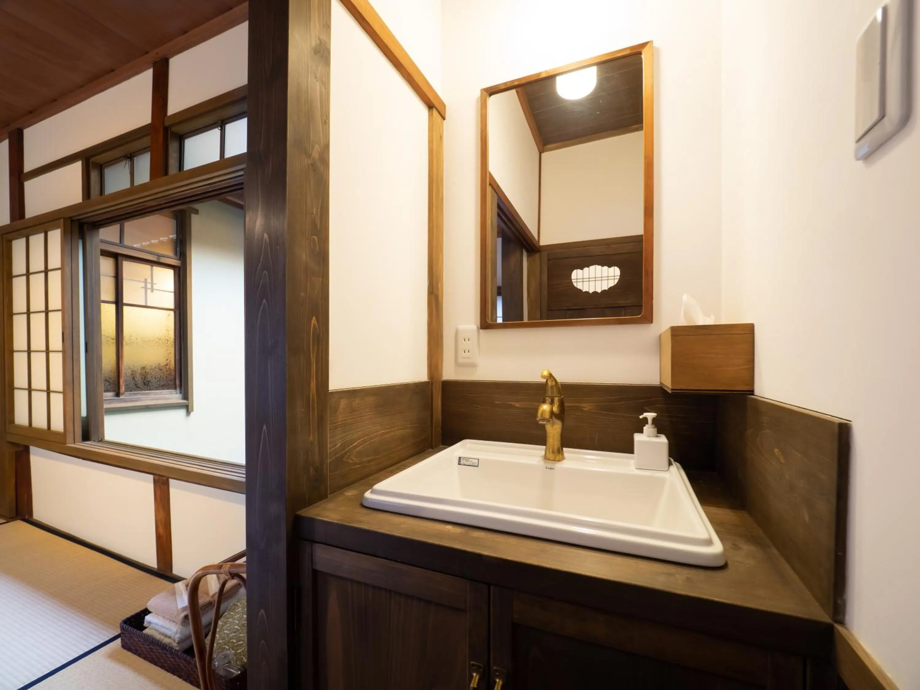 Inase Otsu Machiya Bed and Breakfast