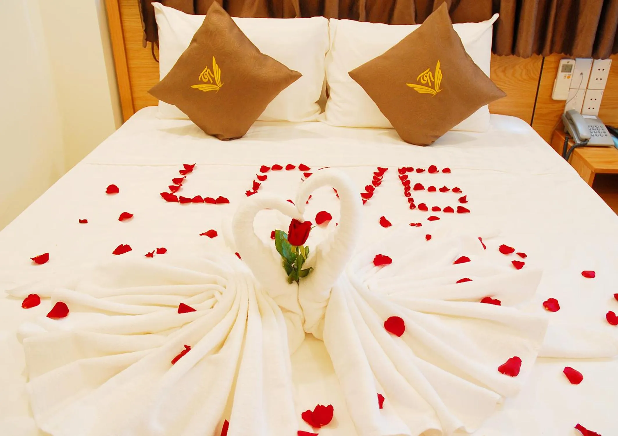 Bed in Trang Ngan Hotel by THG