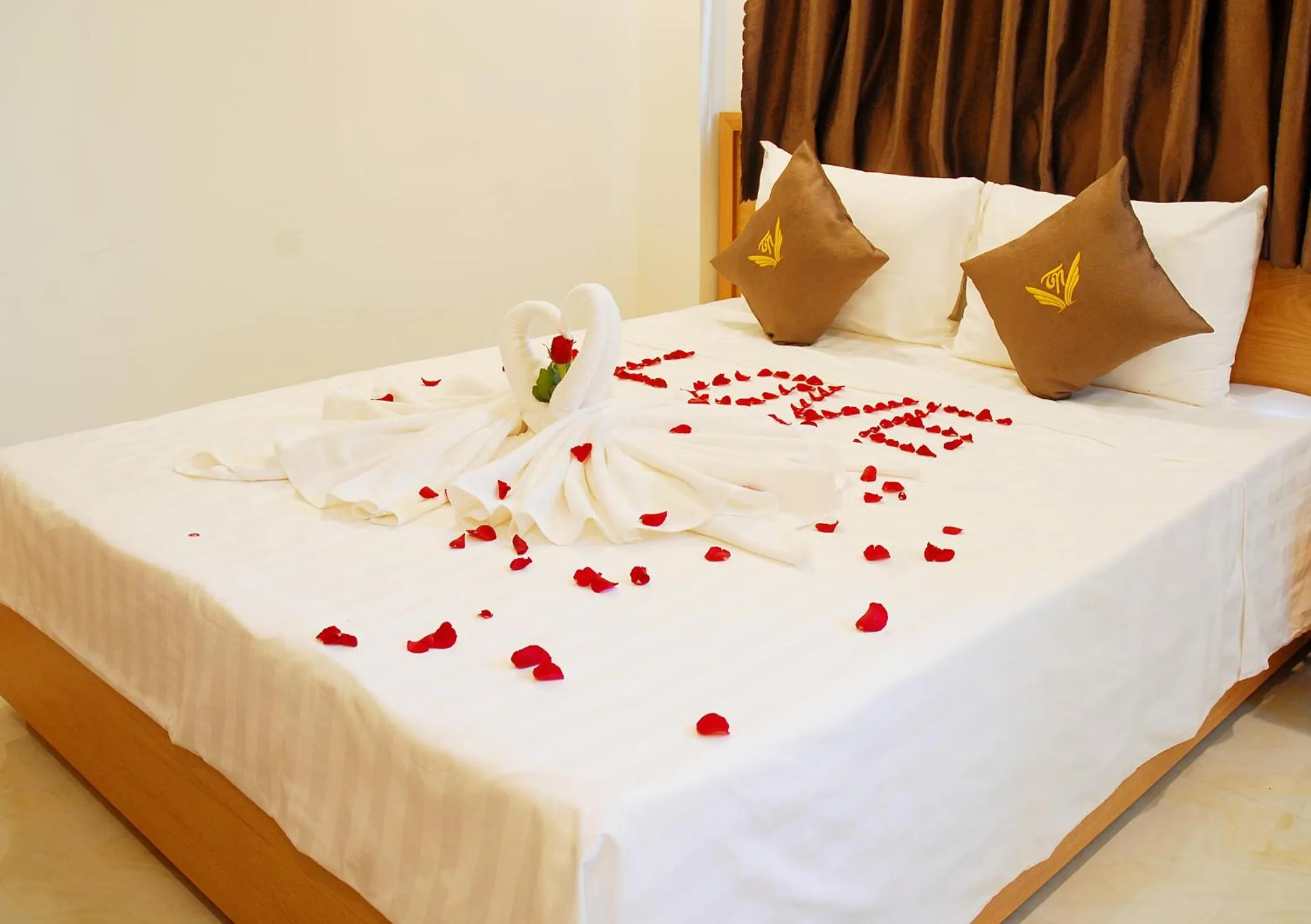 Bed in Trang Ngan Hotel by THG