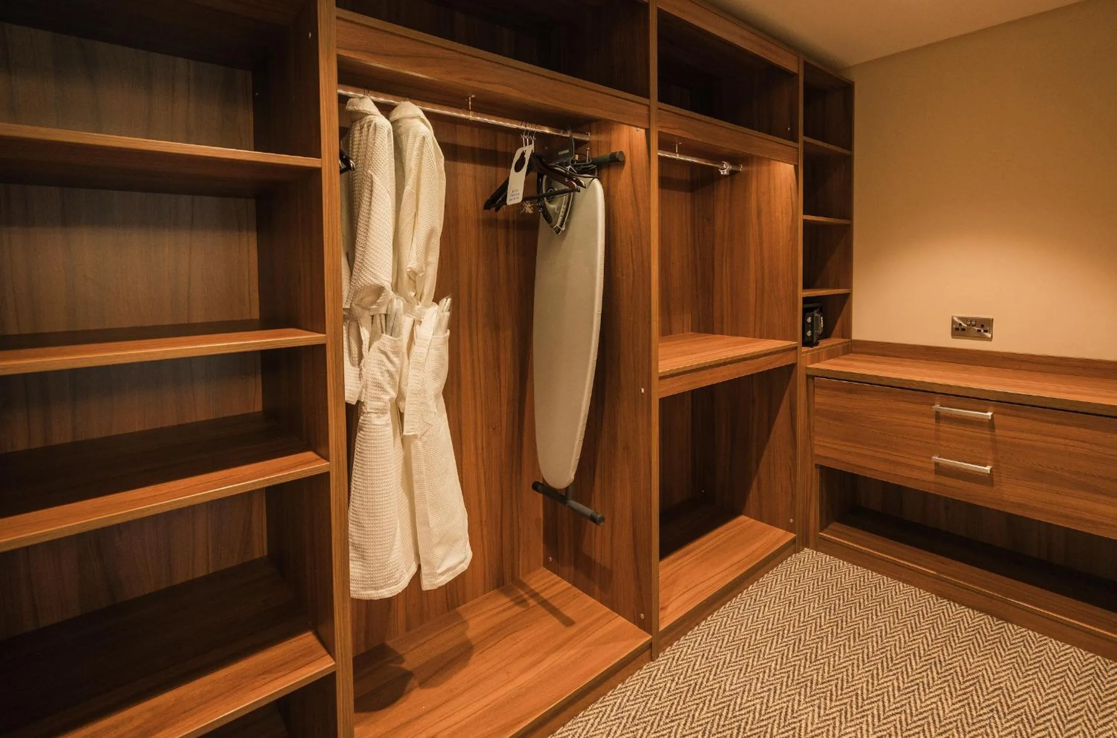 wardrobe in Dunadry Hotel And Gardens