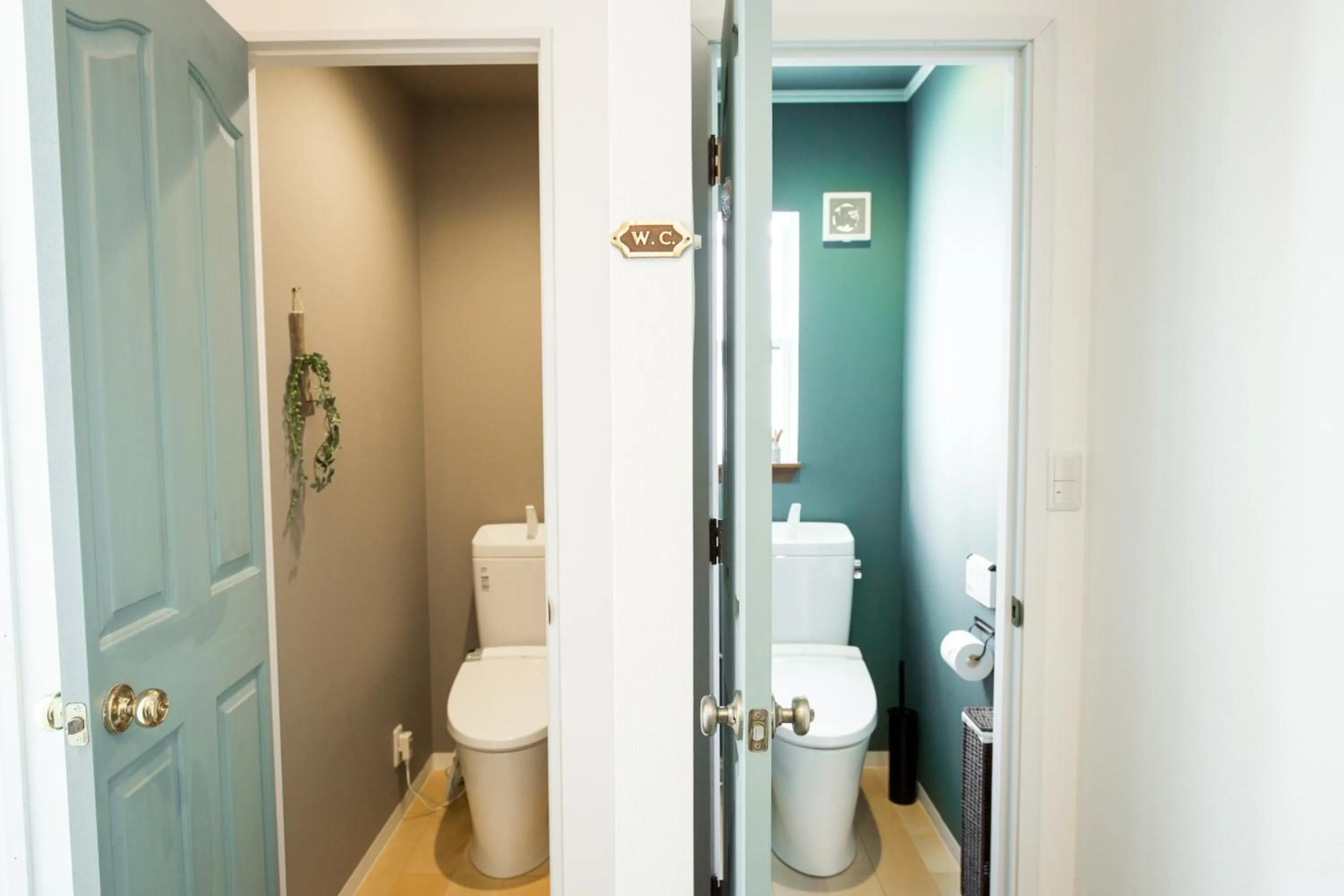 Toilet in IZA Enoshima Guest House and Bar