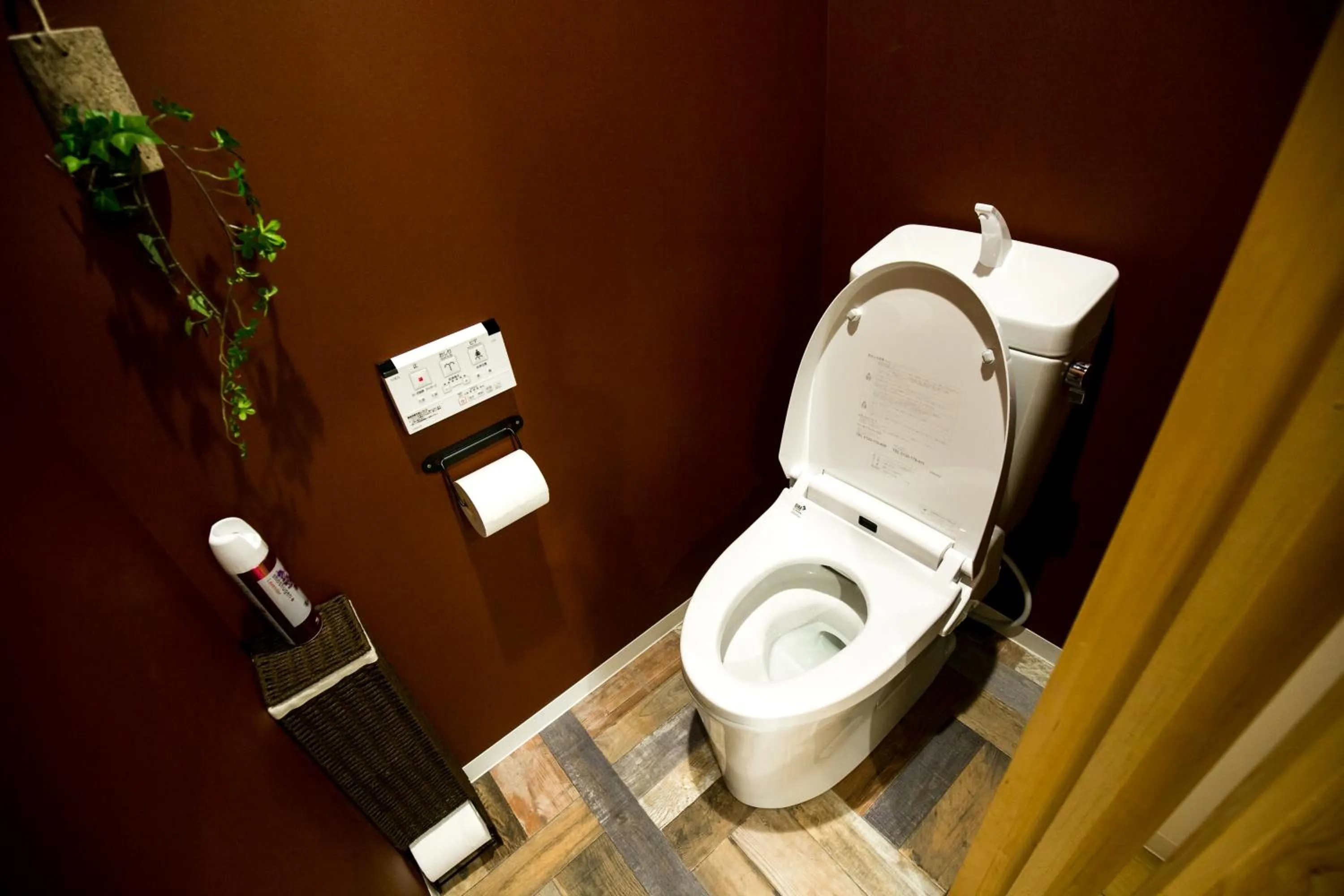 Toilet in IZA Enoshima Guest House and Bar