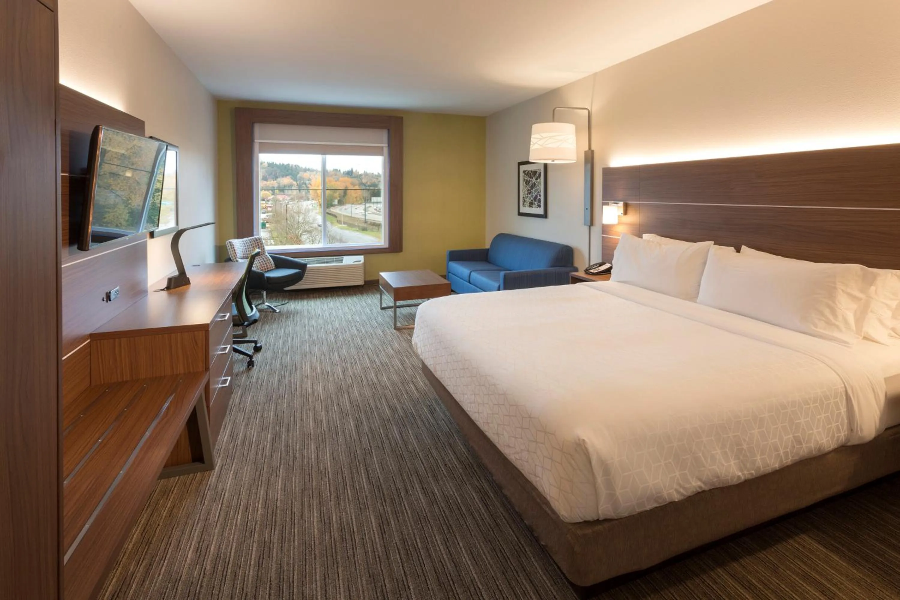 Photo of the whole room, Bed in Holiday Inn Express & Suites - Seattle South - Tukwila by IHG