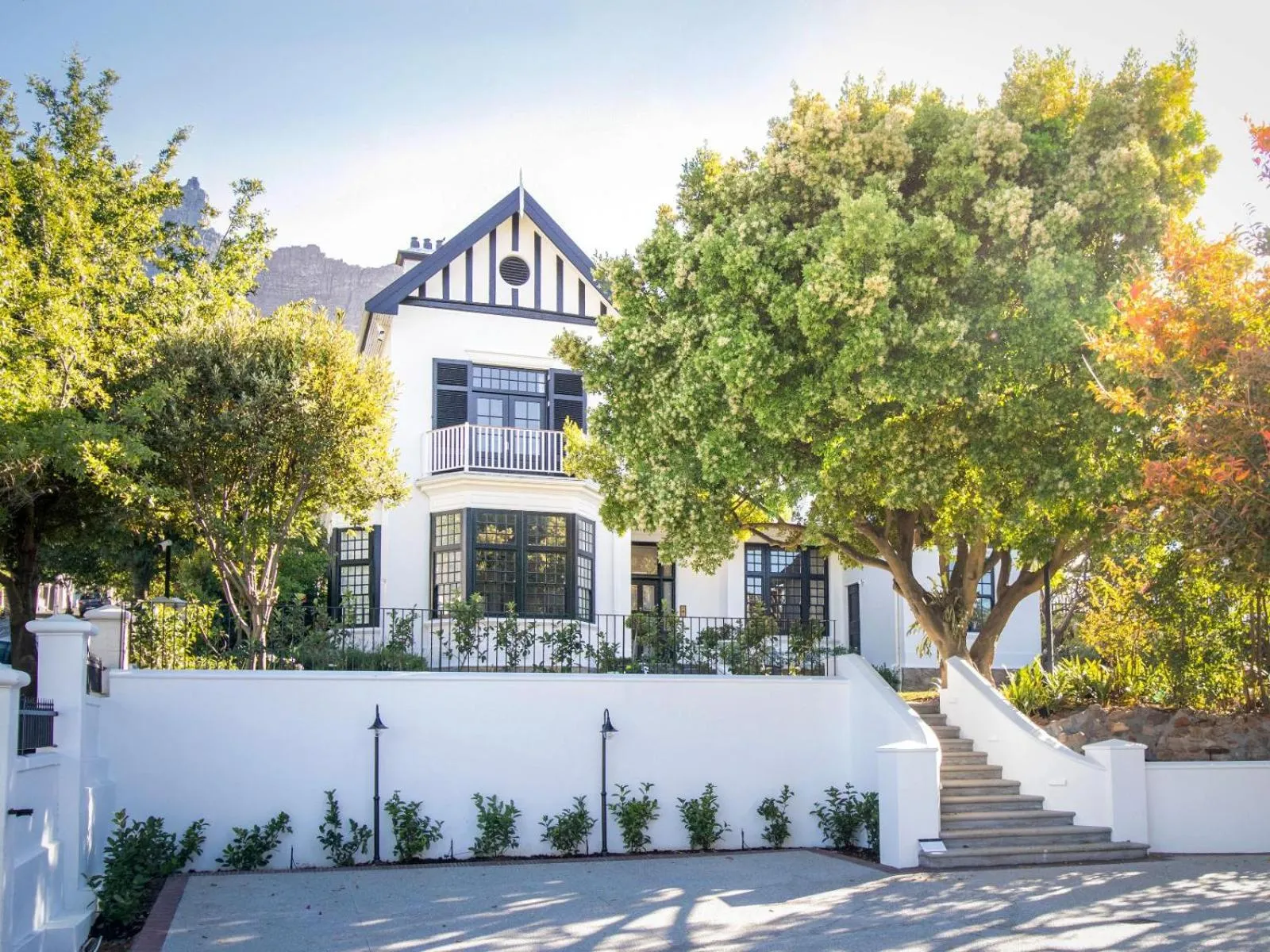 Facade/entrance in One Kensington Boutique Hotel