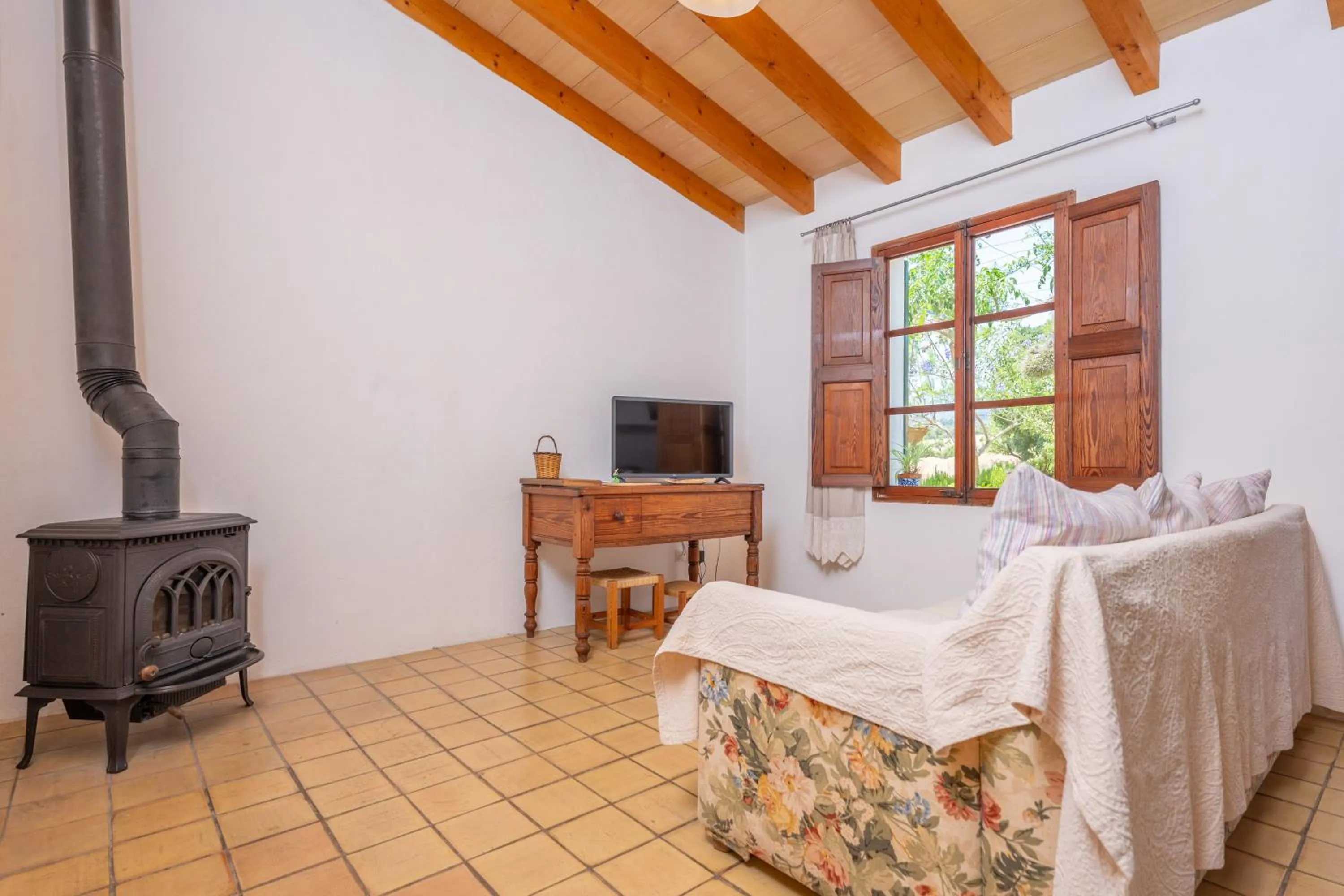 TV and multimedia, Bed in Ses Planes -Ca Na Faustina-