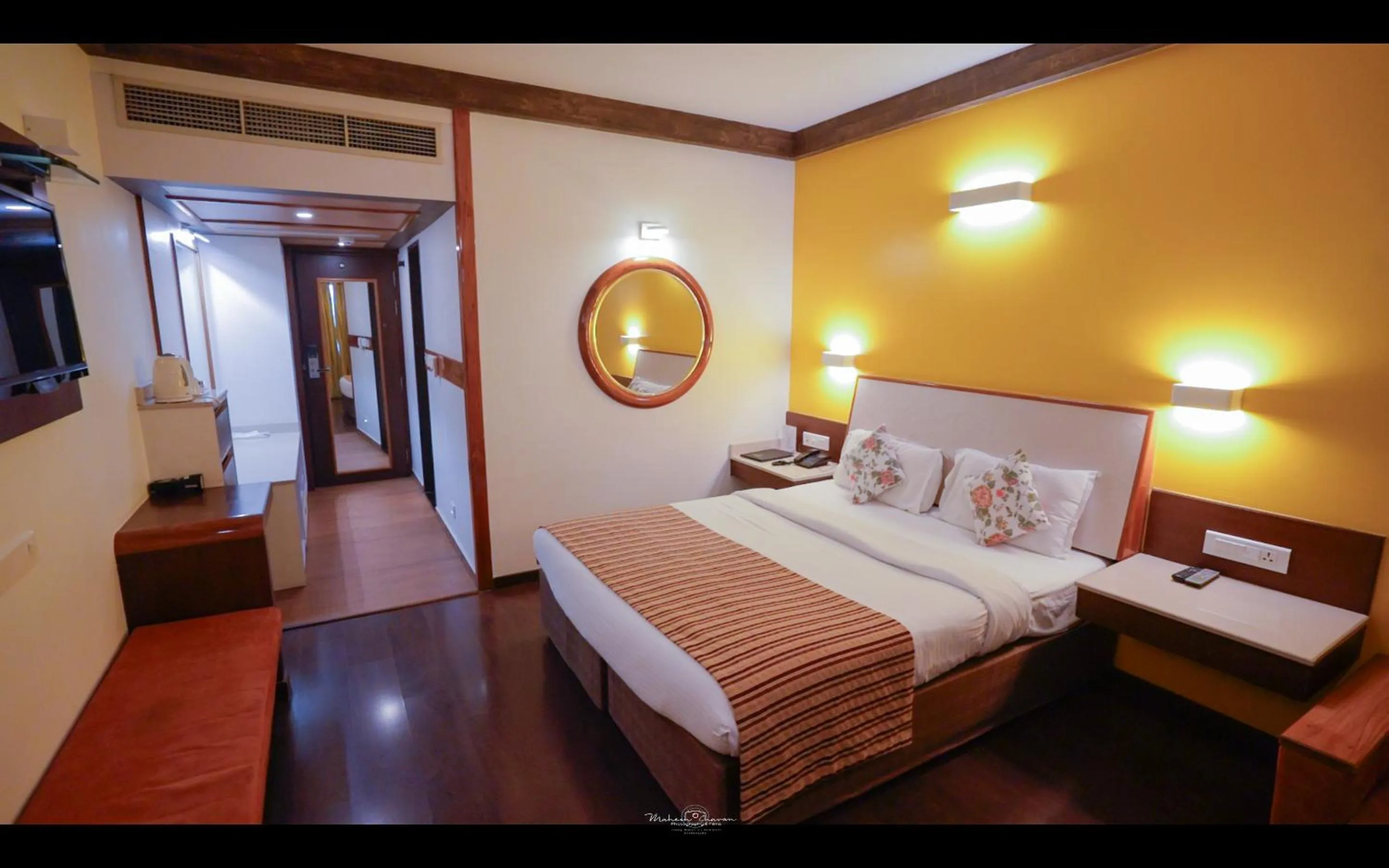 Bedroom, Bed in Hotel Vrishali Executive