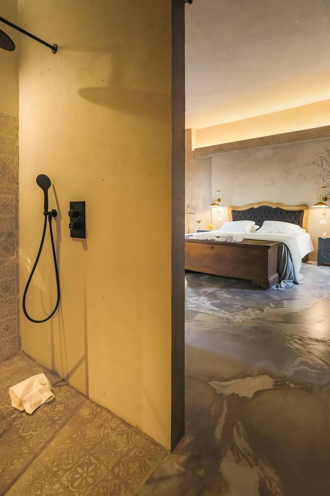 Bathroom, Bed in Palazzo Sant'Anna Lecce