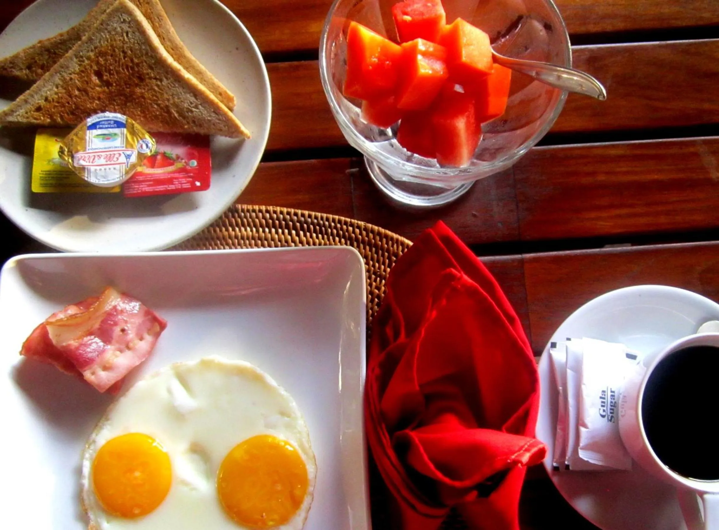 American breakfast in Astawa House