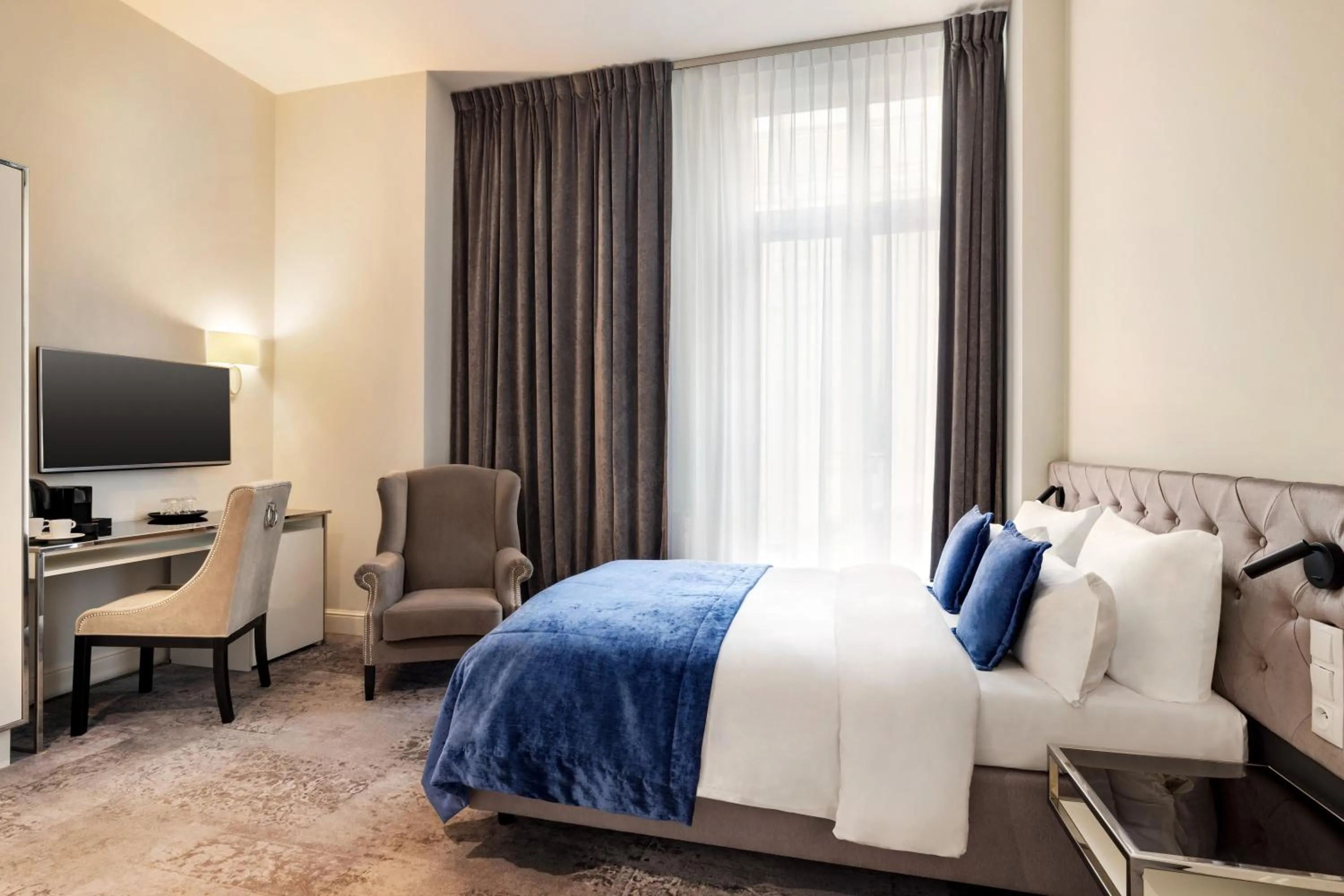 Bed in Wyndham Grand Krakow Old Town