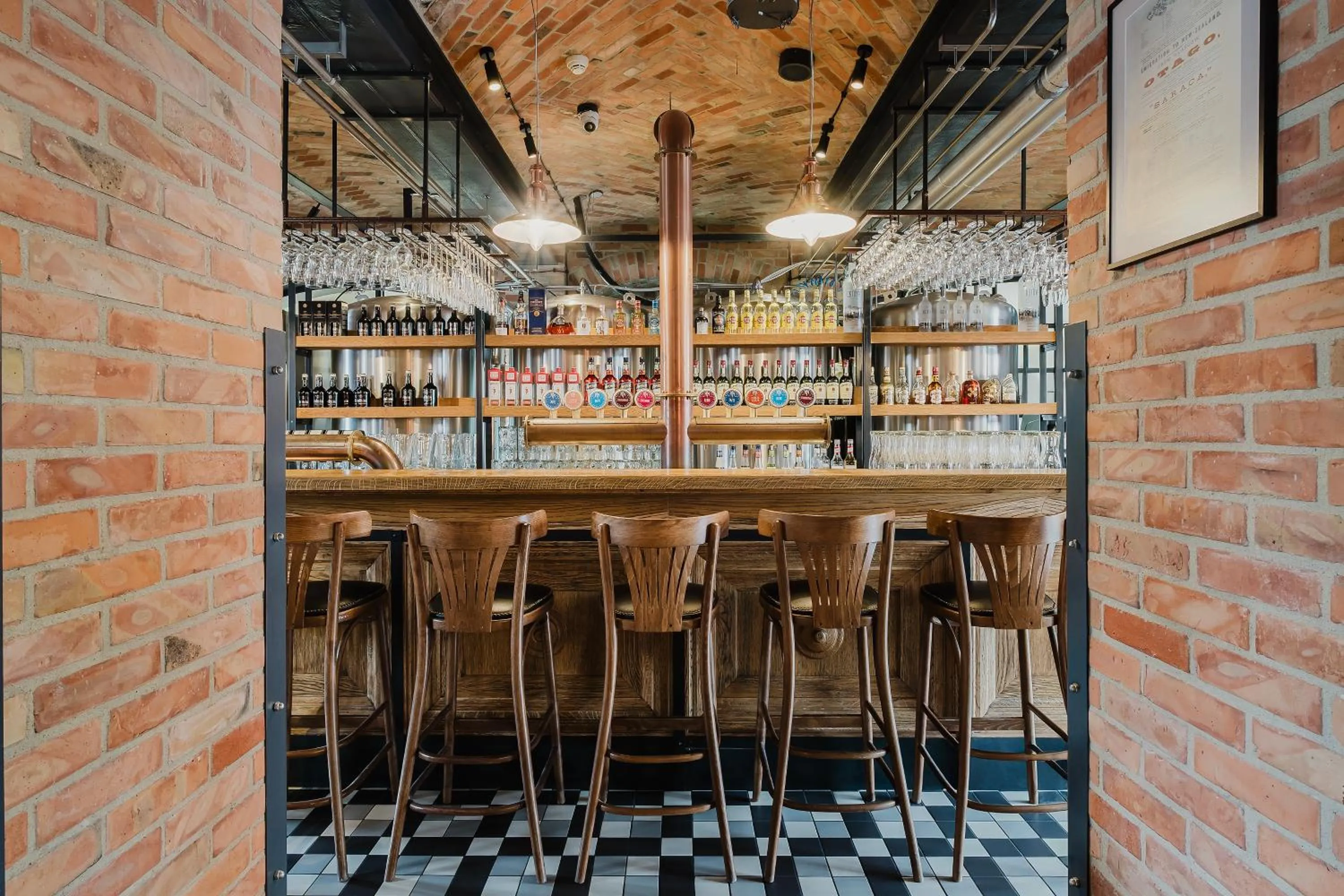 Restaurant/places to eat in Craft Beer Central Hotel