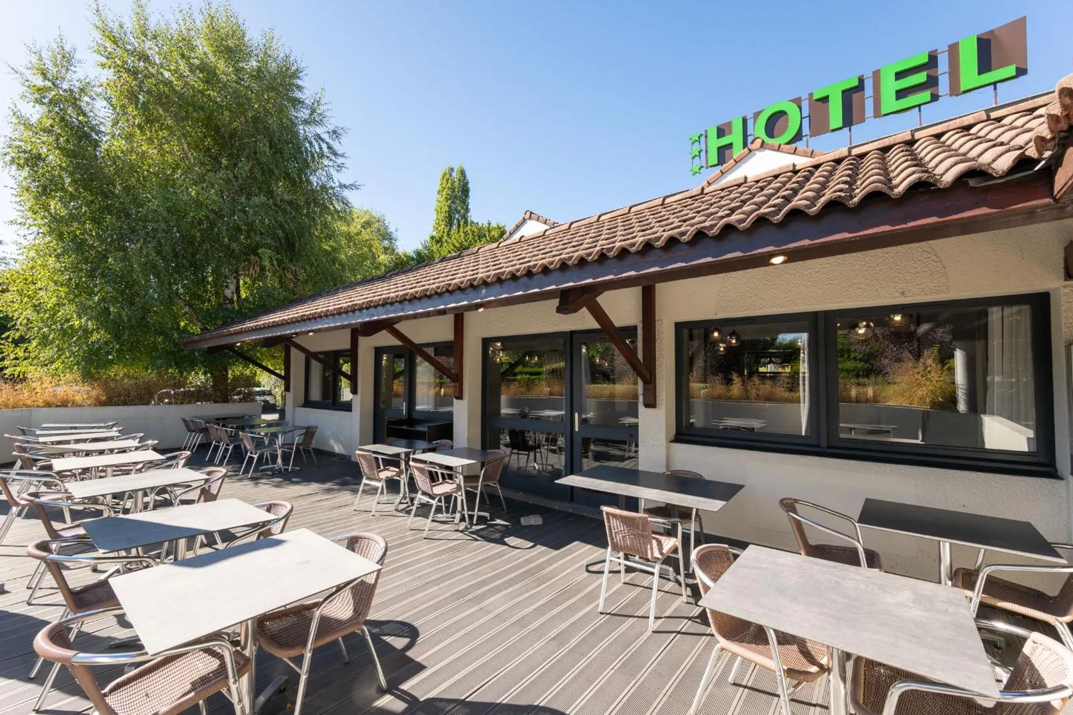 Balcony/Terrace in Hôtel des Trois Massifs