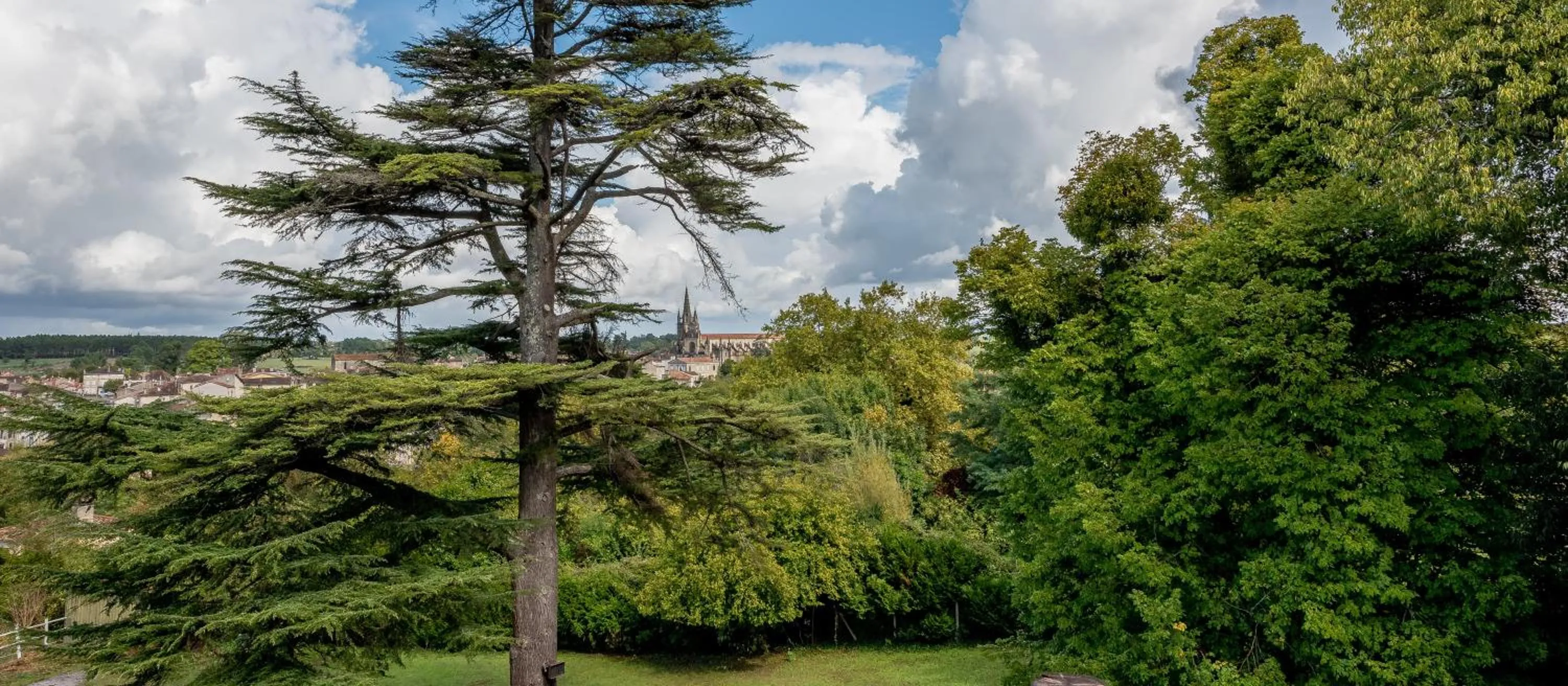 City view in Logis Hôtels- Hôtel et Restaurant Domaine de Fompeyre