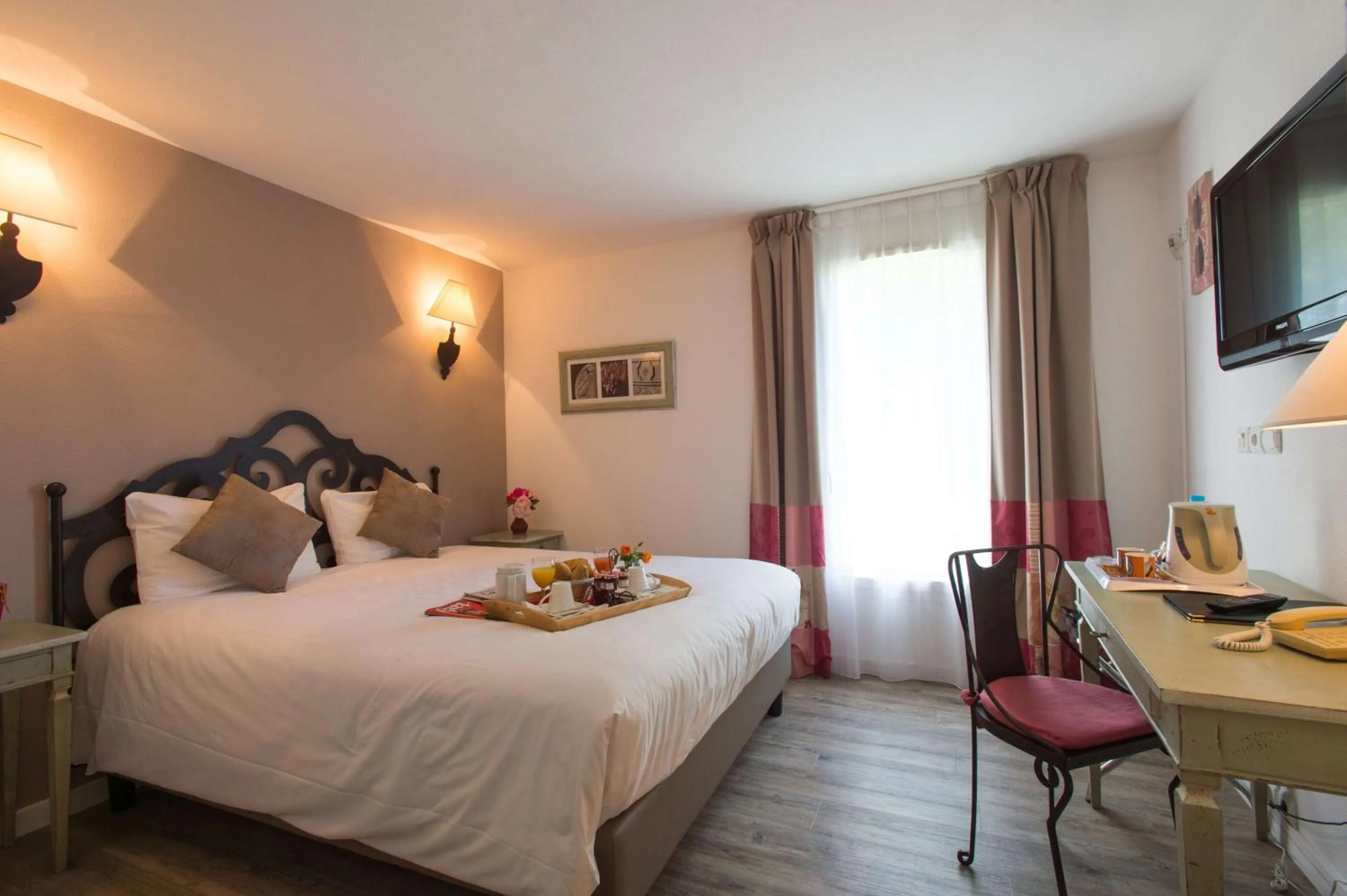 Photo of the whole room, Bed in Best Western Hôtel Aurélia